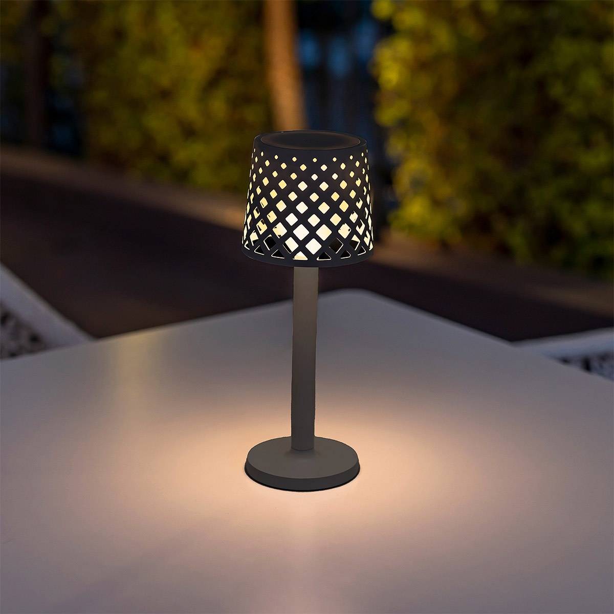 Lampe de table avec batterie rechargeable. Lumière LED chaude. Fabriquée en Espagne. GRETITA - Image 3