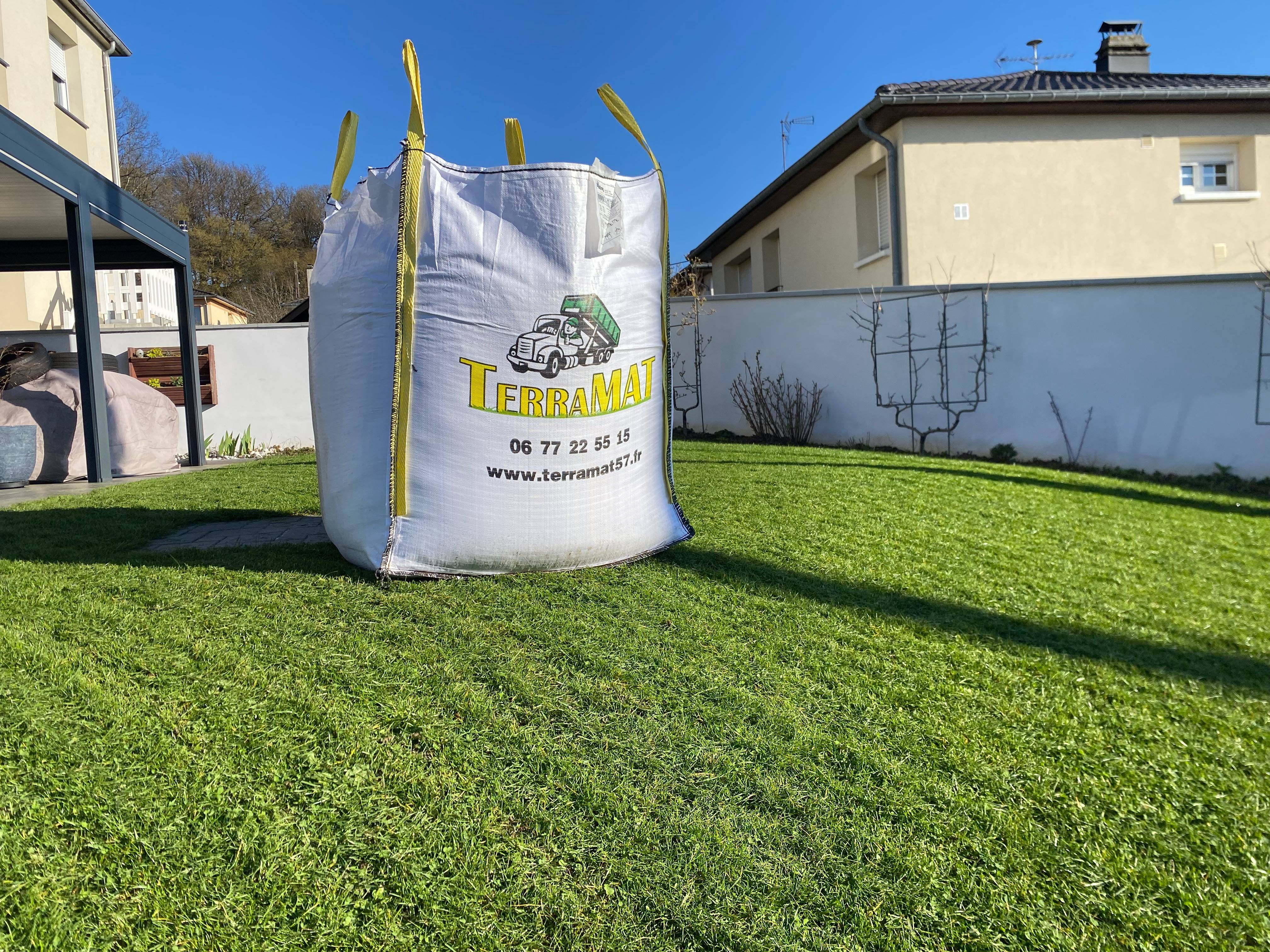 Sans Marque - Bigbag 1 m³ – Terre végétale 0/10 & compost 30 % certifié – Sans cailloux, prête à l’emploi