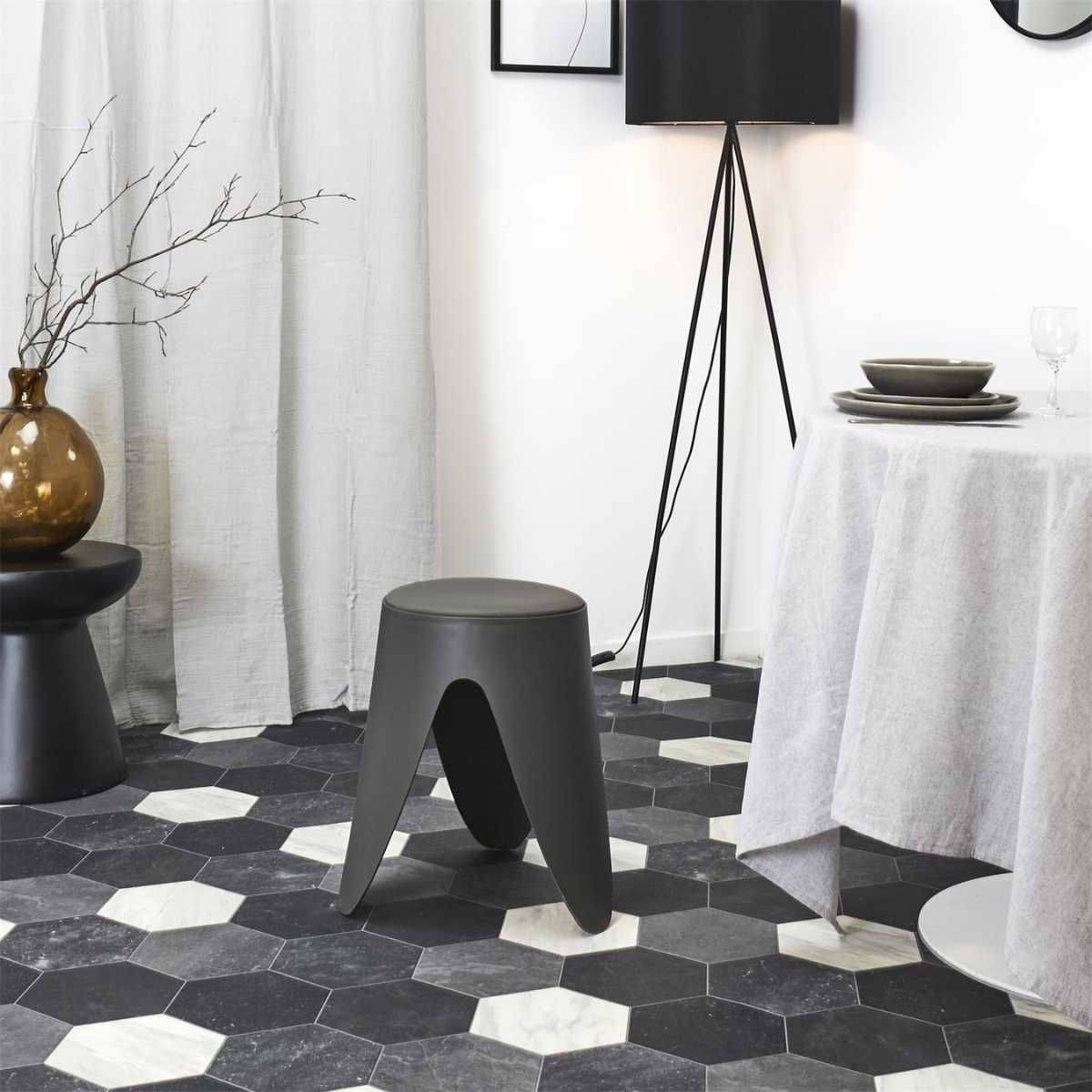 Tabouret Gris Tulipe en Polypropylène Empilable Ø46 cm - QARIS - Image 2