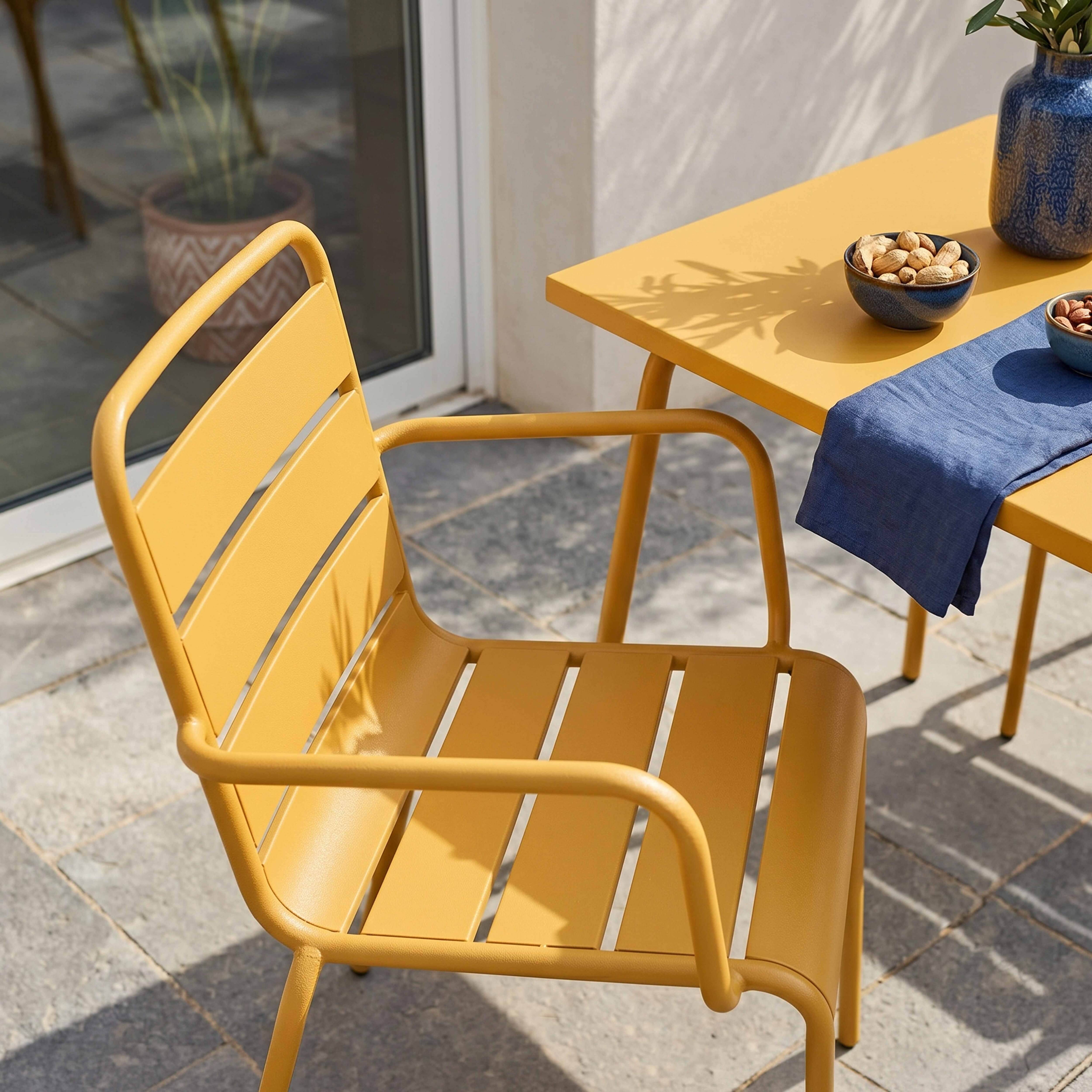 Oviala - Ensemble table de jardin bistrot et 2 fauteuils acier jaune Palavas - Oviala - Imagen 3