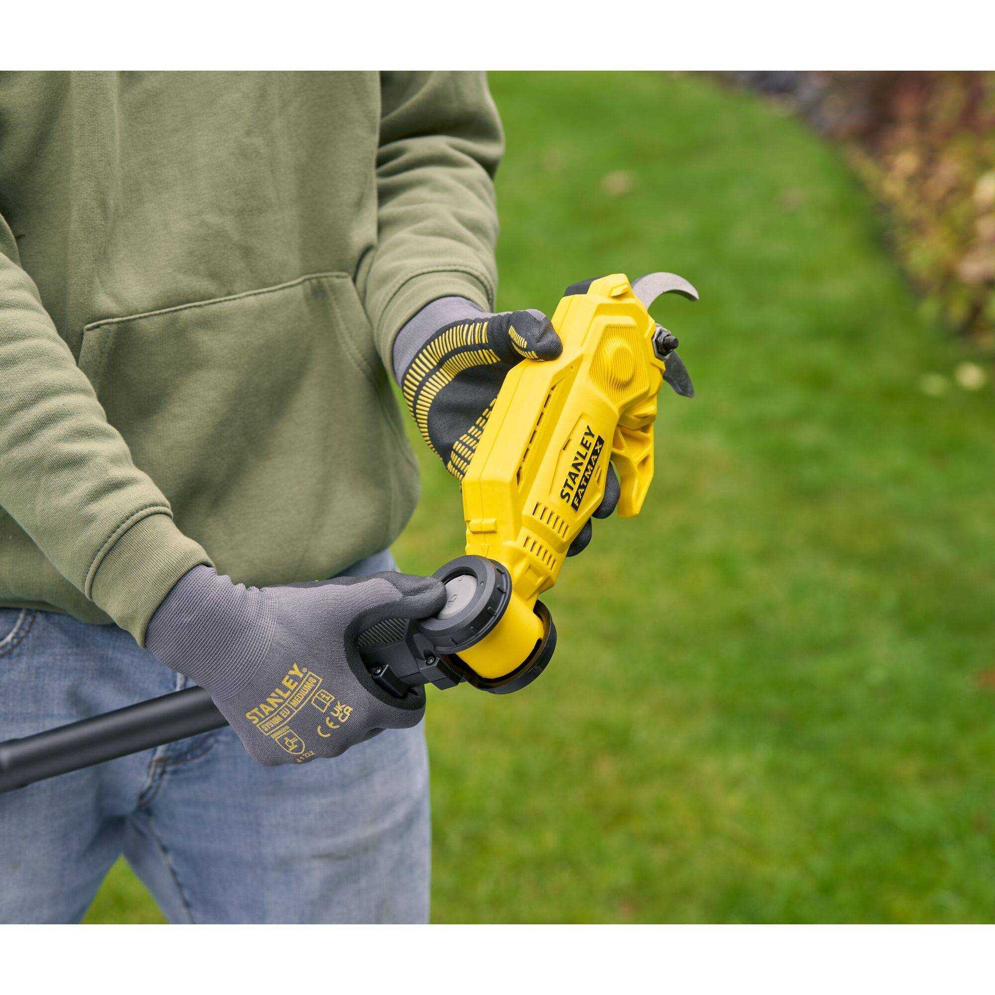 "STANLEY FATMAX V20 - Sécateur sur perche électrique 18V - 1 x 2 Ah - SFMCPP632D1-QW" - Image 5