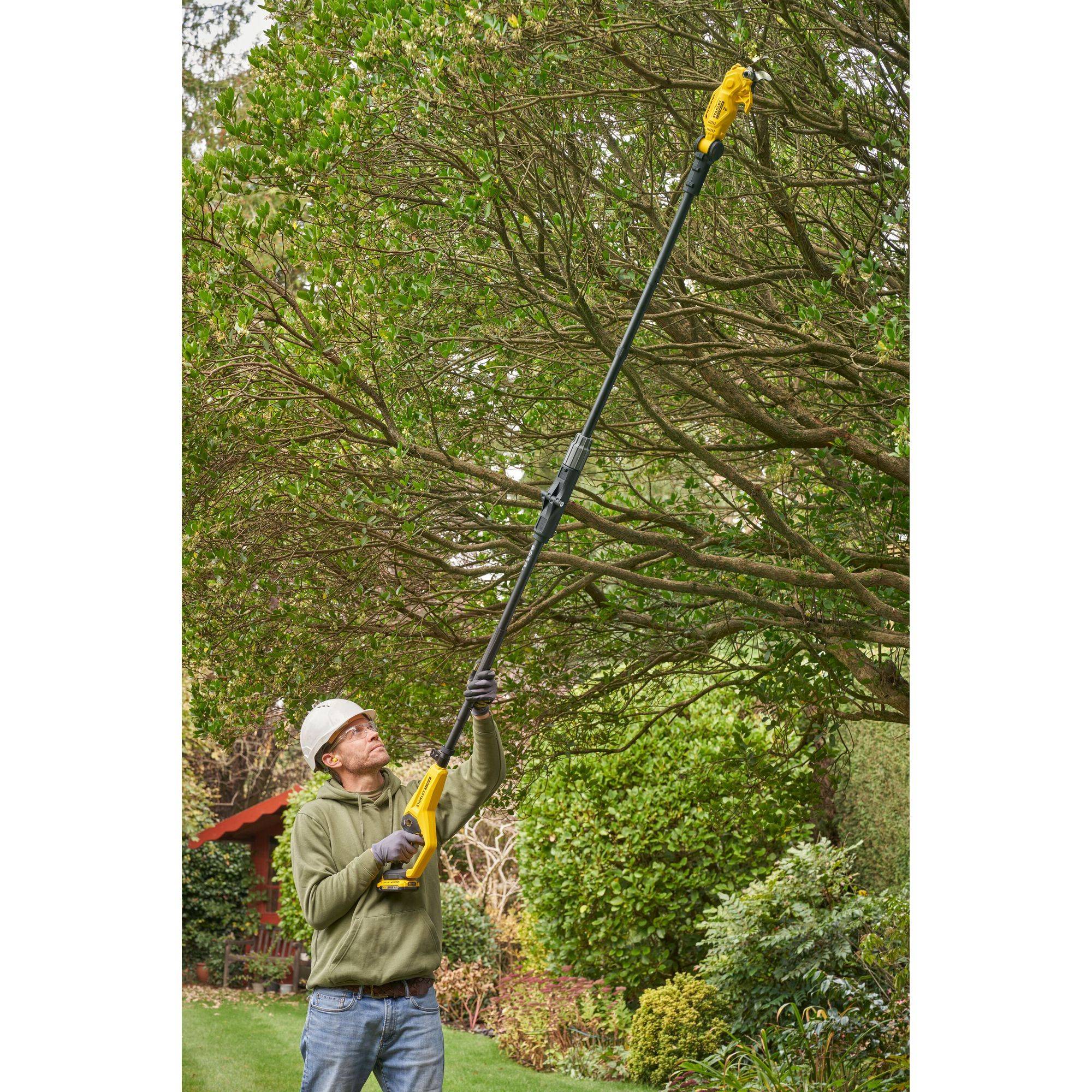"STANLEY FATMAX V20 - Sécateur sur perche électrique 18V - 1 x 2 Ah - SFMCPP632D1-QW" - Image 4