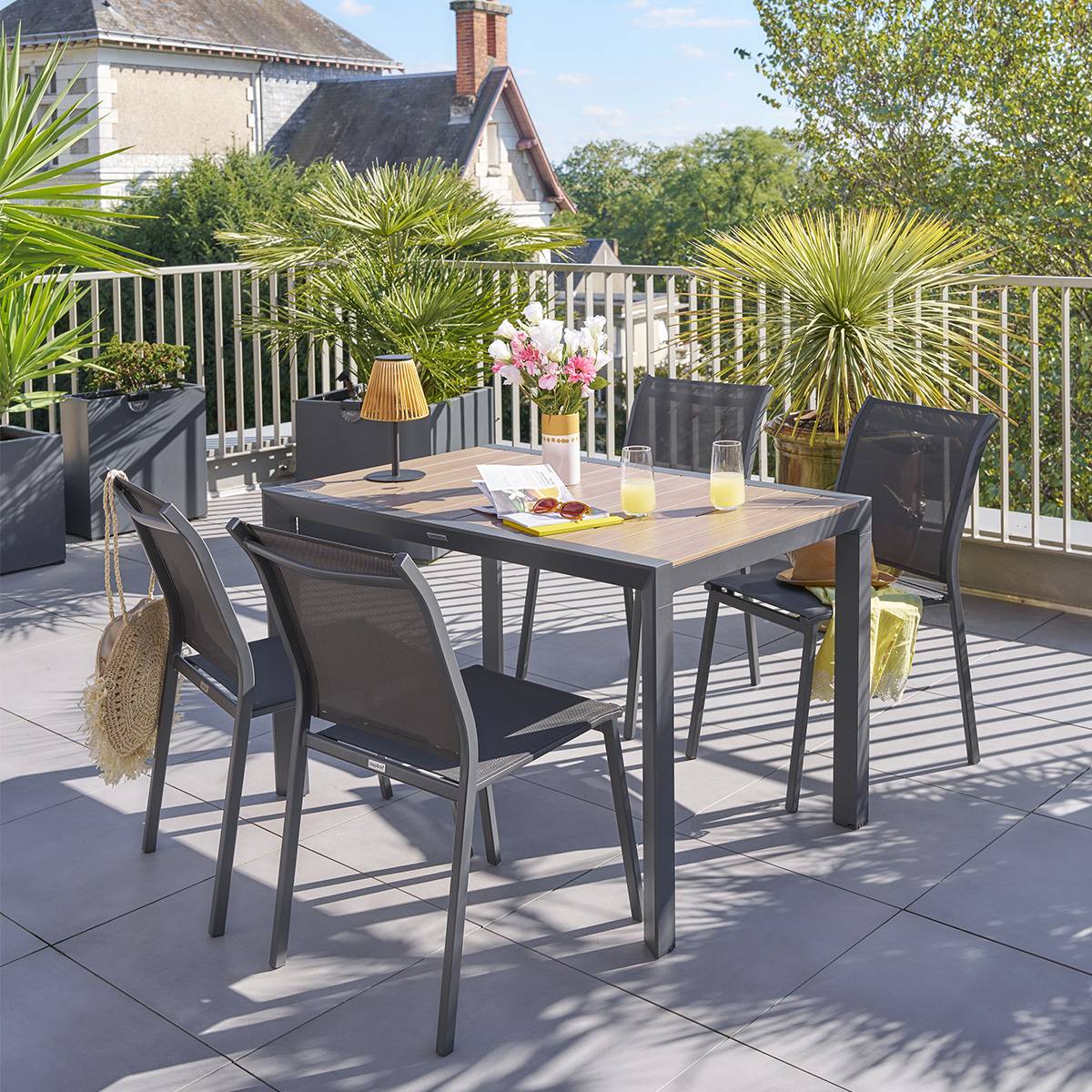 Hesperide - Table de jardin "Évasion" effet bois honey & graphite 4 places lates en aluminium - Hespéride - Image 1