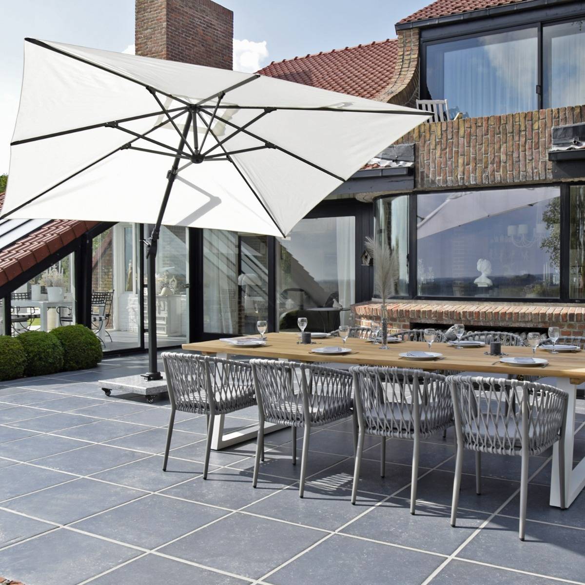 Gecko Jardin - Parasol déporté rotatif 360° inclinable aluminium noir toile écrue 4x3 m Poseidon - Gecko Jardin