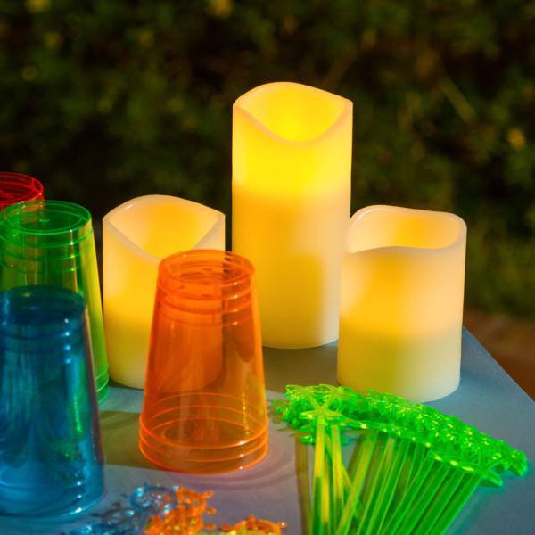 Bougie en cire naturelle Ivoire à piles 2 LED blanc chaud effet flamme H20cm L10cm Timer Lotti - Image 5