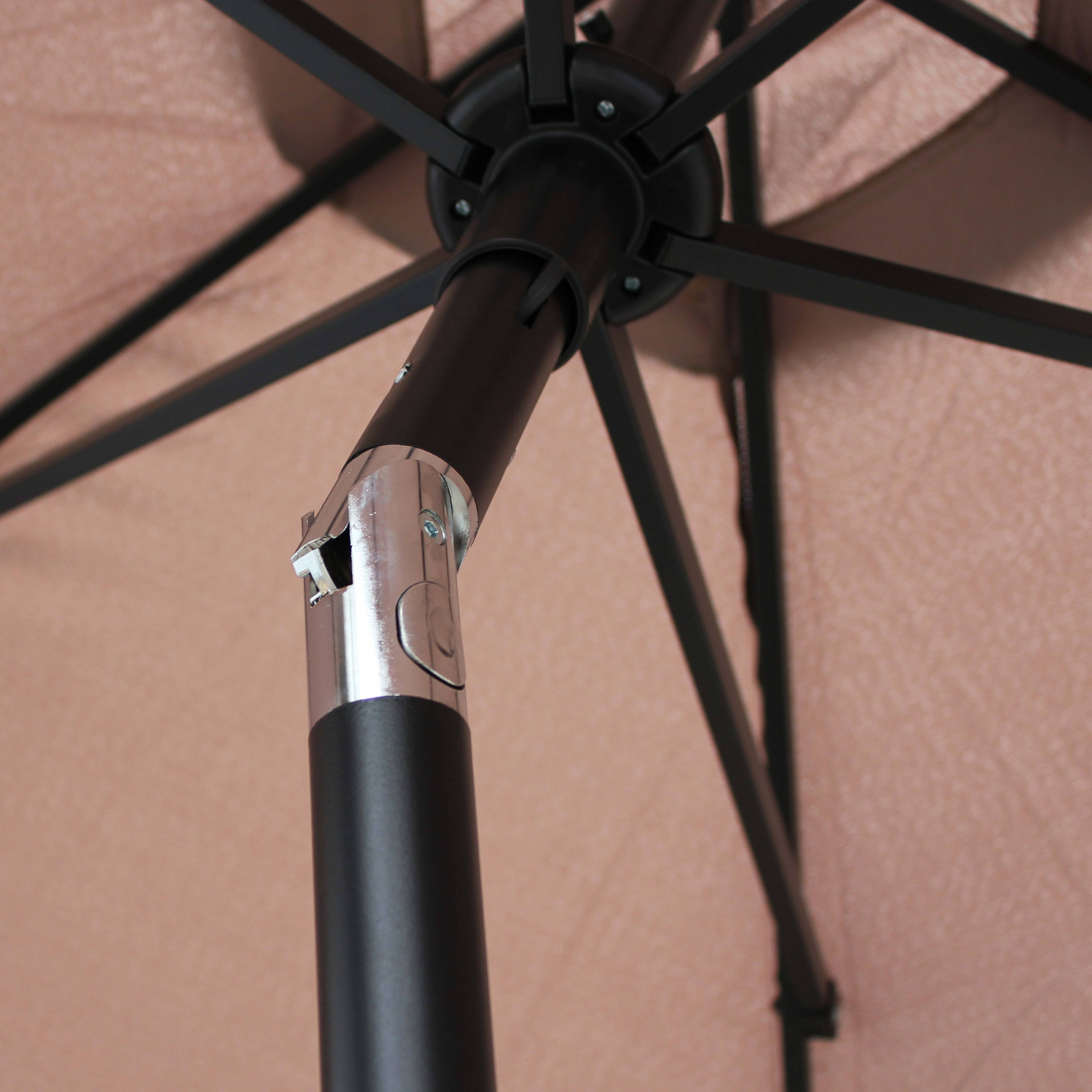 Oviala - Parasol droit inclinable 3m et 4 dalles lestées aluminium taupe Matera - Oviala - Imagen 5