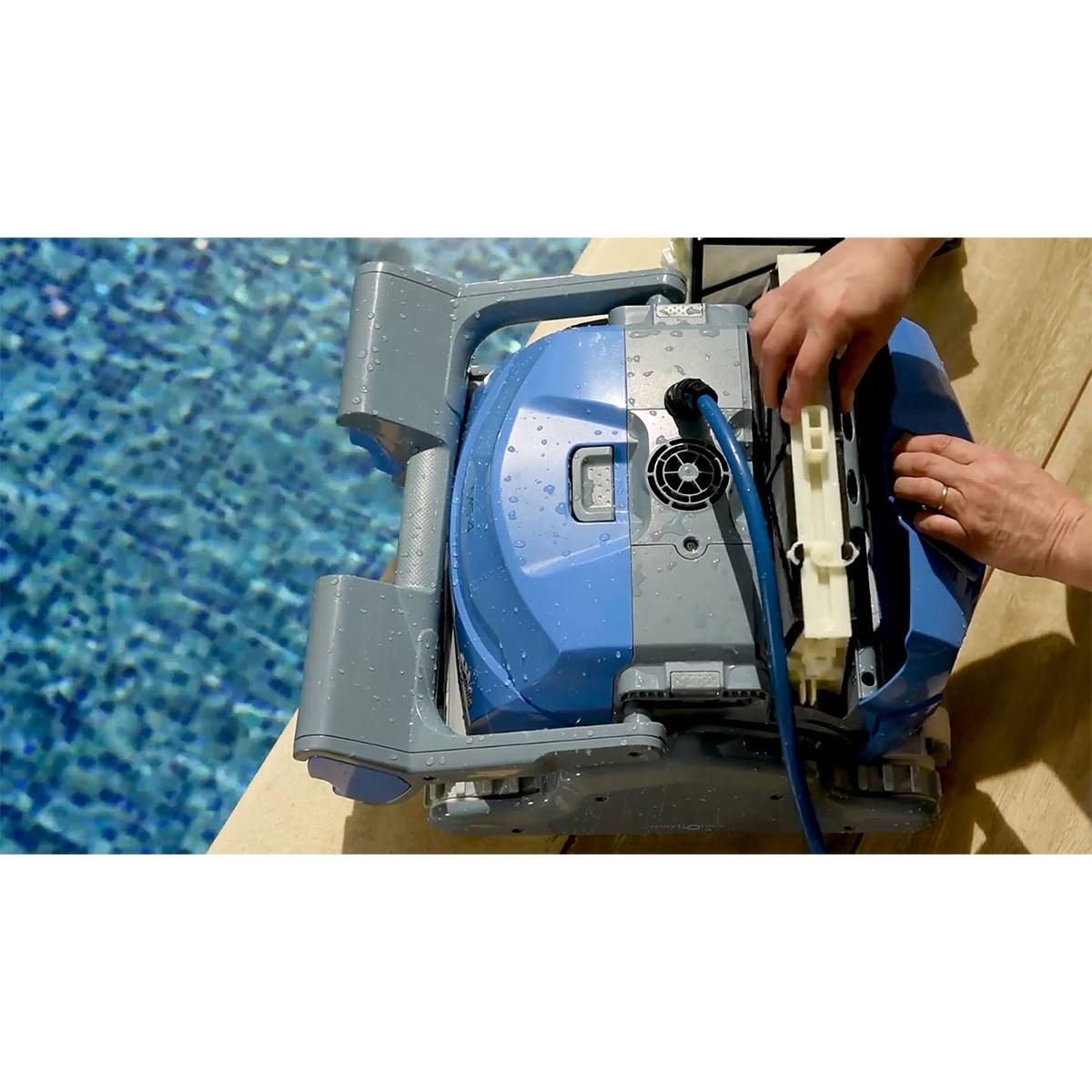 Dolphin - Robot electrique de piscine fond, parois et ligne d'eau avec chariot MS4 Dolphin - Imagen 3