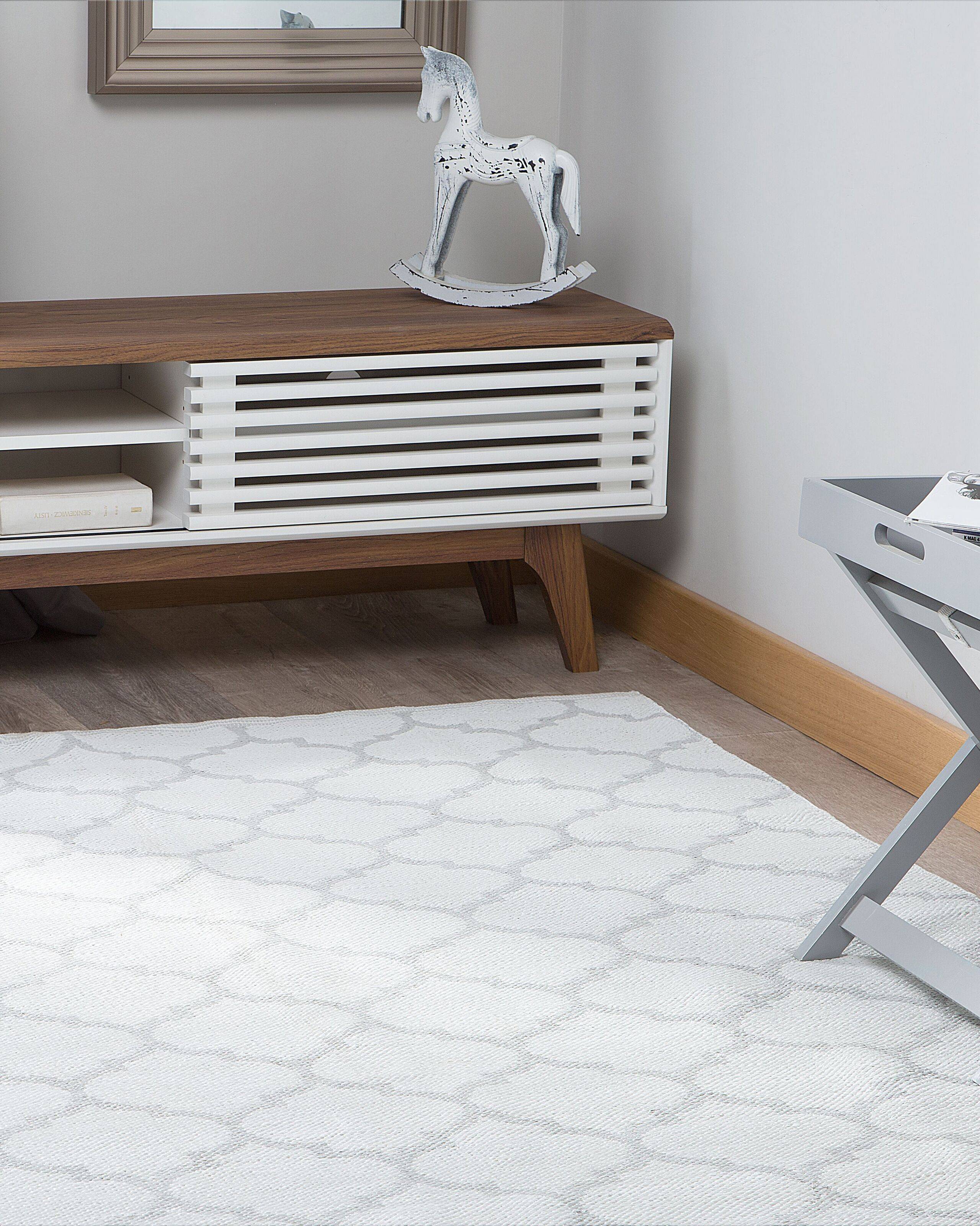 Beliani - Tapis Gris en PVC 160 x 230 cm Réversible Fabriqué à la Main pour Salon Moderne Matière Robuste Facile à Entretenir - Imagen 2