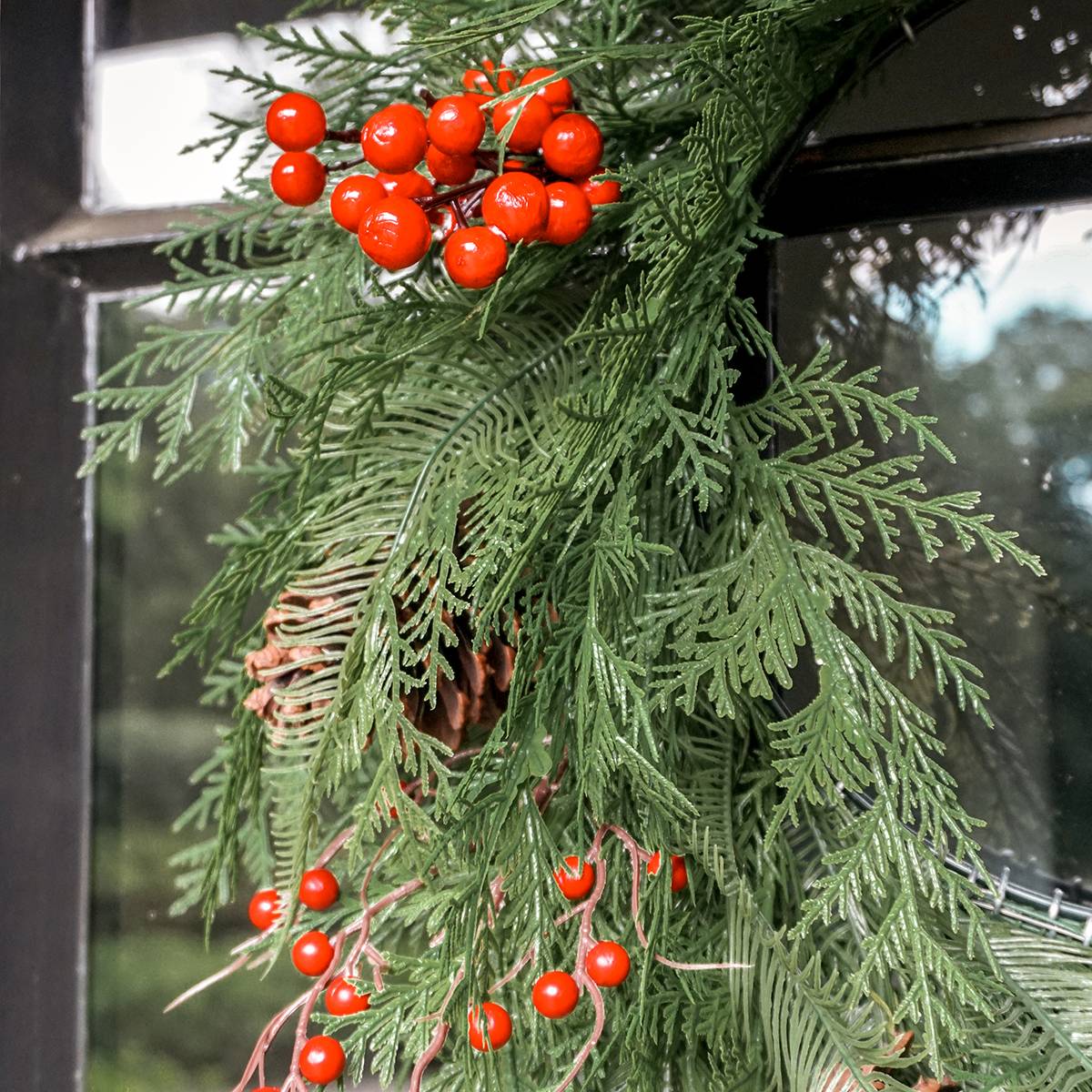 Couronne de Noël artificielle à baies rouges Ø60 cm - Little Grove - Image 3