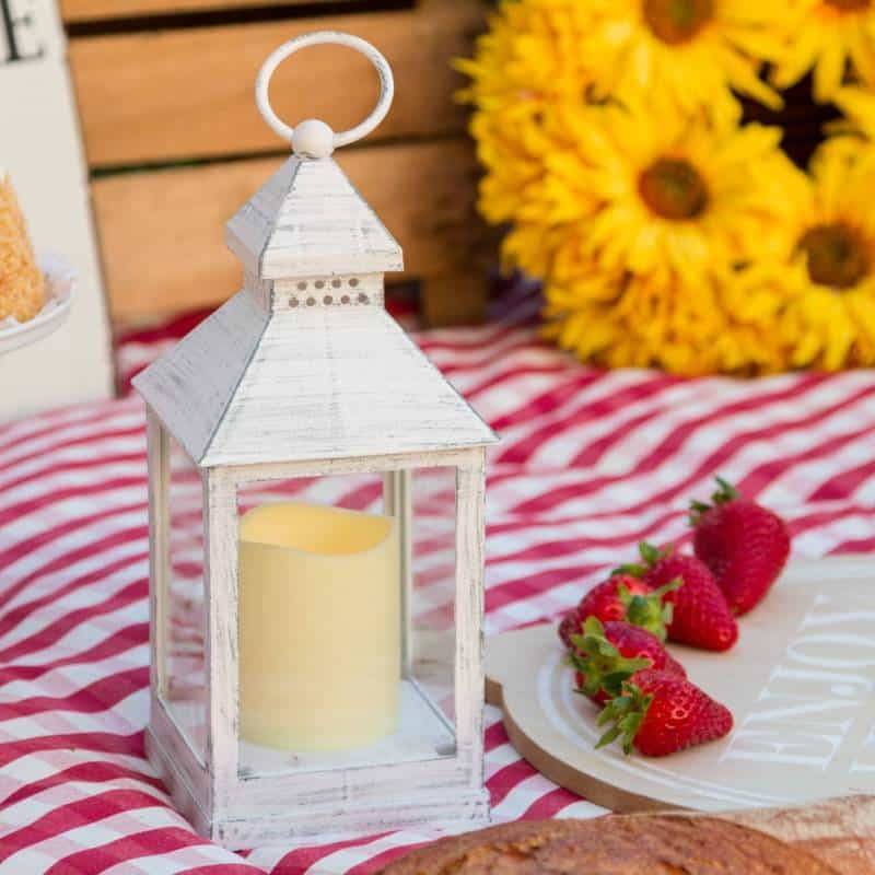 Lotti - Lanterne carrée en plastique et verre blanc antique avec Bougie LED BLANC CHAUD Lotti - Imagen 5