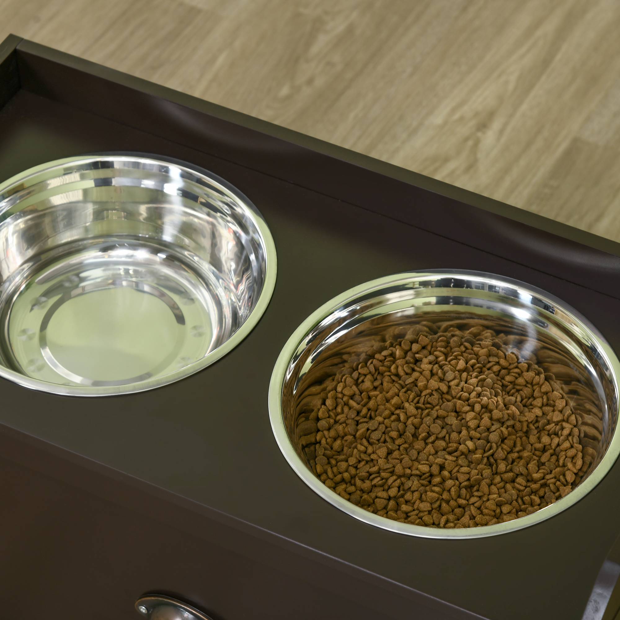 Gamelle surélevée pour grands chiens avec 2 gamelles de 2 litres en acier inoxydable et 1 tiroir, 63 x 30 x 36 cm, marron - Image 10