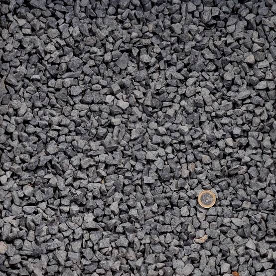 Gravier Basalte Noir 8-11 mm - Lot de 25 sacs de 20 kg (10 m²) - RO'MA NATURE - Image 2