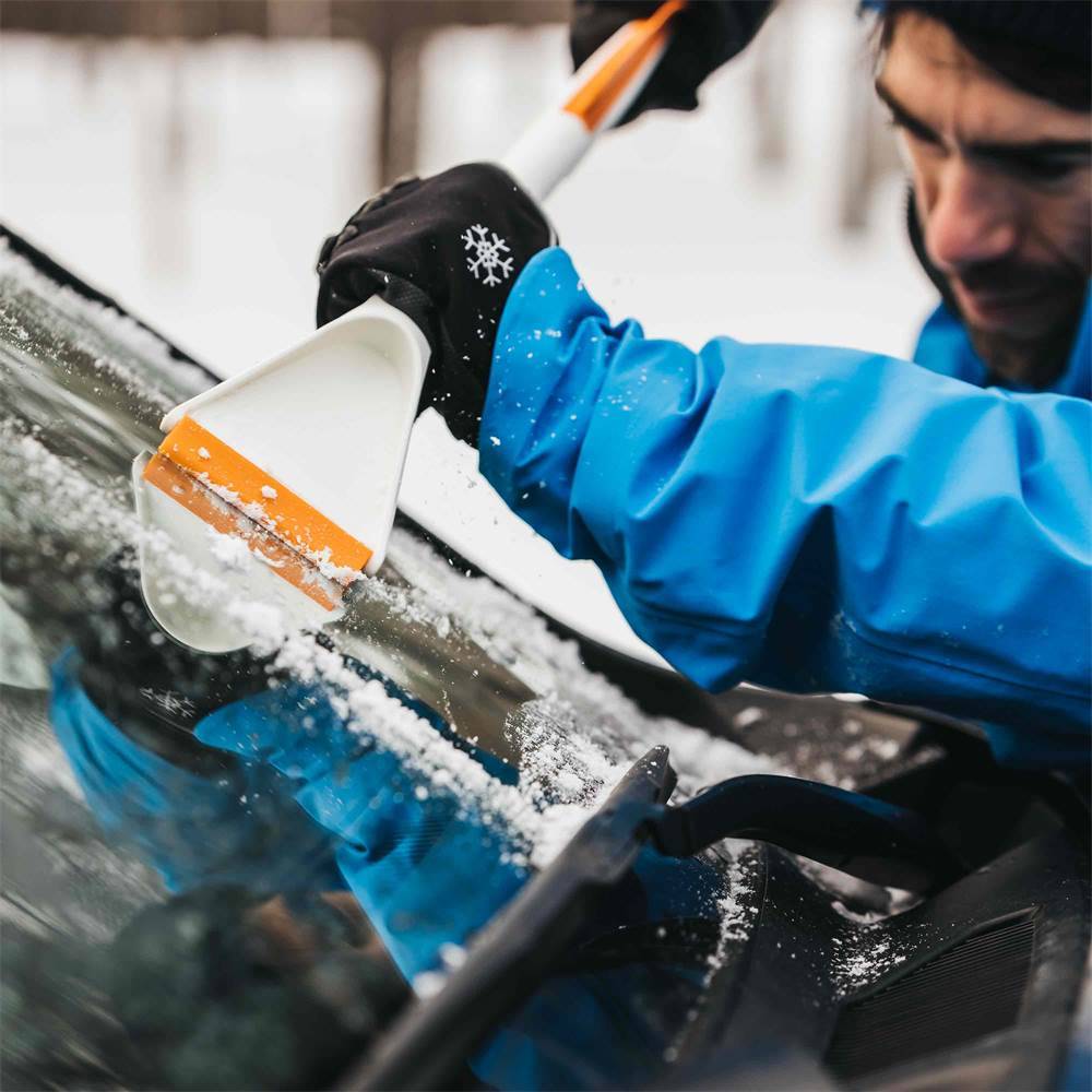 Fiskars - Brosse et grattoir à neige SnowXpertTM pour voiture Fiskars - Imagen 3