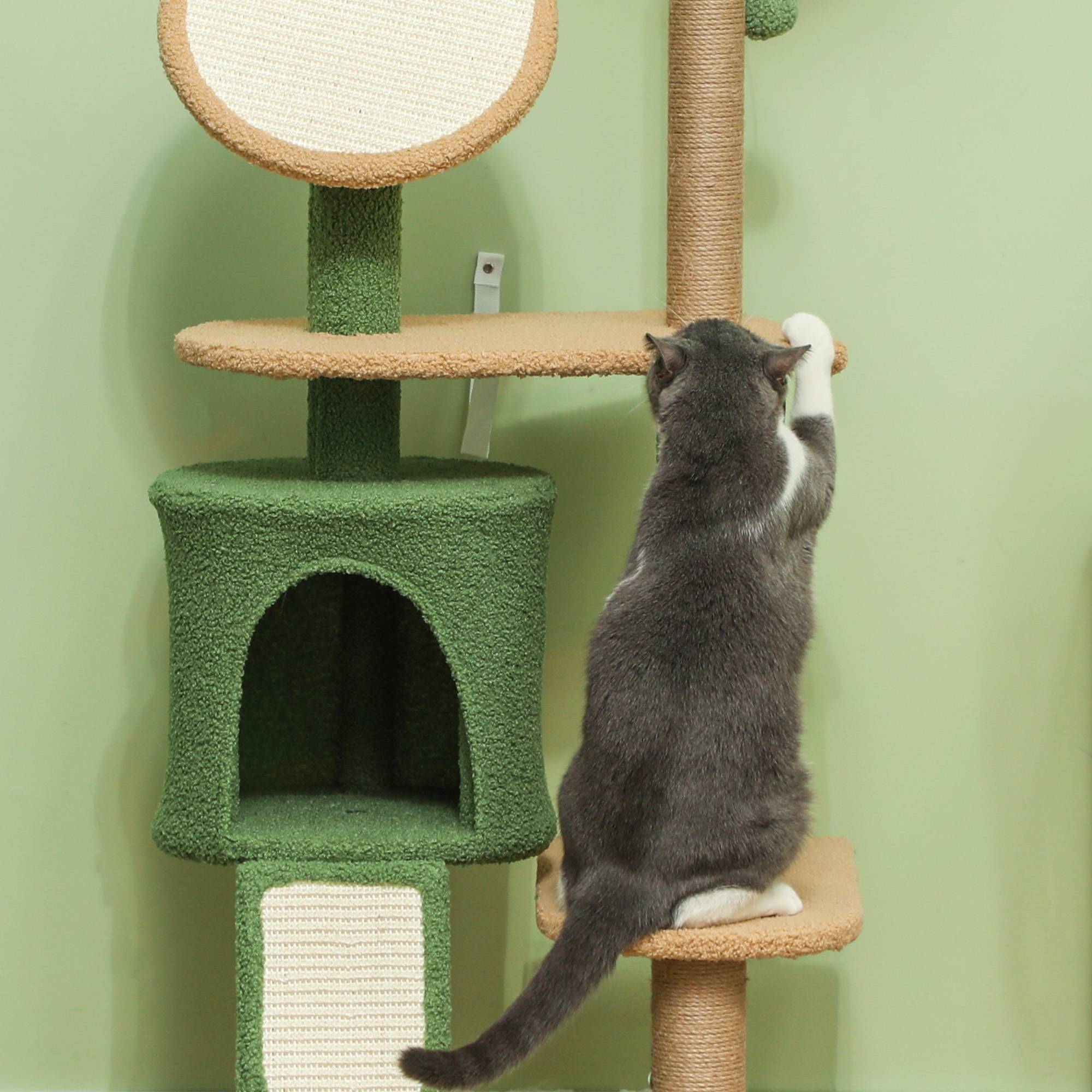 Arbre à chat 139cm avec grotte et balle, poteaux sisal pour chats jusqu'à 5kg vert - Image 7