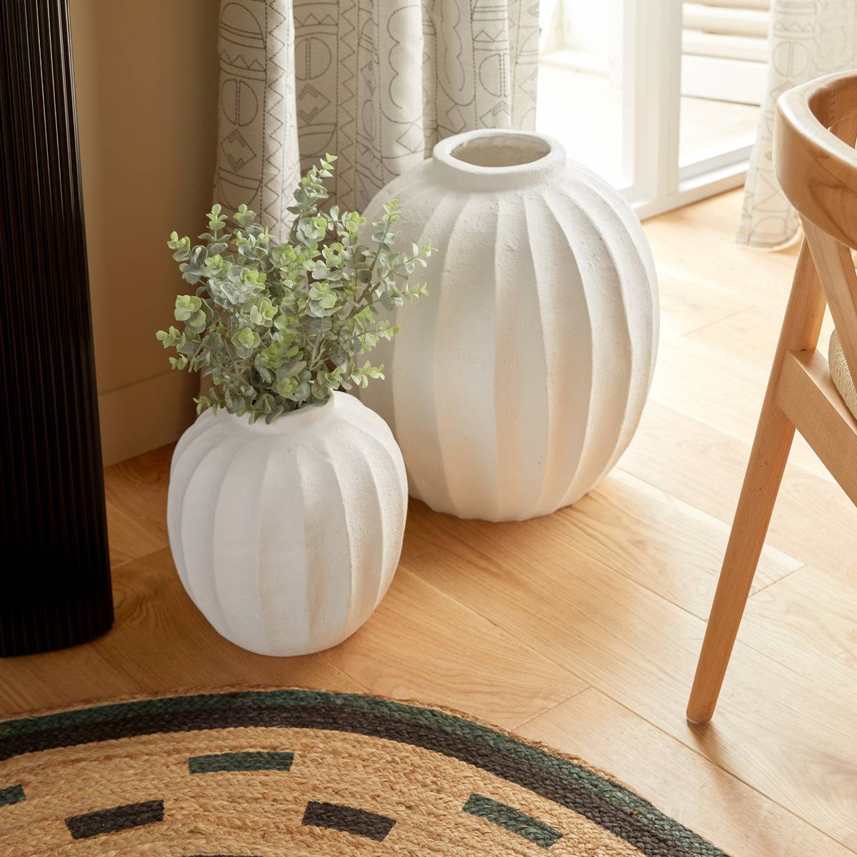 Atmosphera - Vase boule "Amia" céramique blanc H28cm - Atmosphera Créateur d'intérieur - Image 1