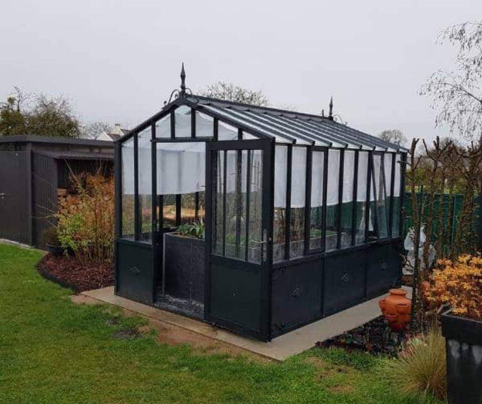 10m² - Serre en verre à l'ancienne - Joséphine Soubassement - Aluminium - 10m² - Gris Anthracite Structuré - L'atelier Des Serres - Image 6