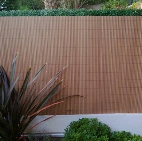 Canisse occultante en PVC imitation Teck 2.50 m - Long 32.50 m, Hauteur 1.80 m