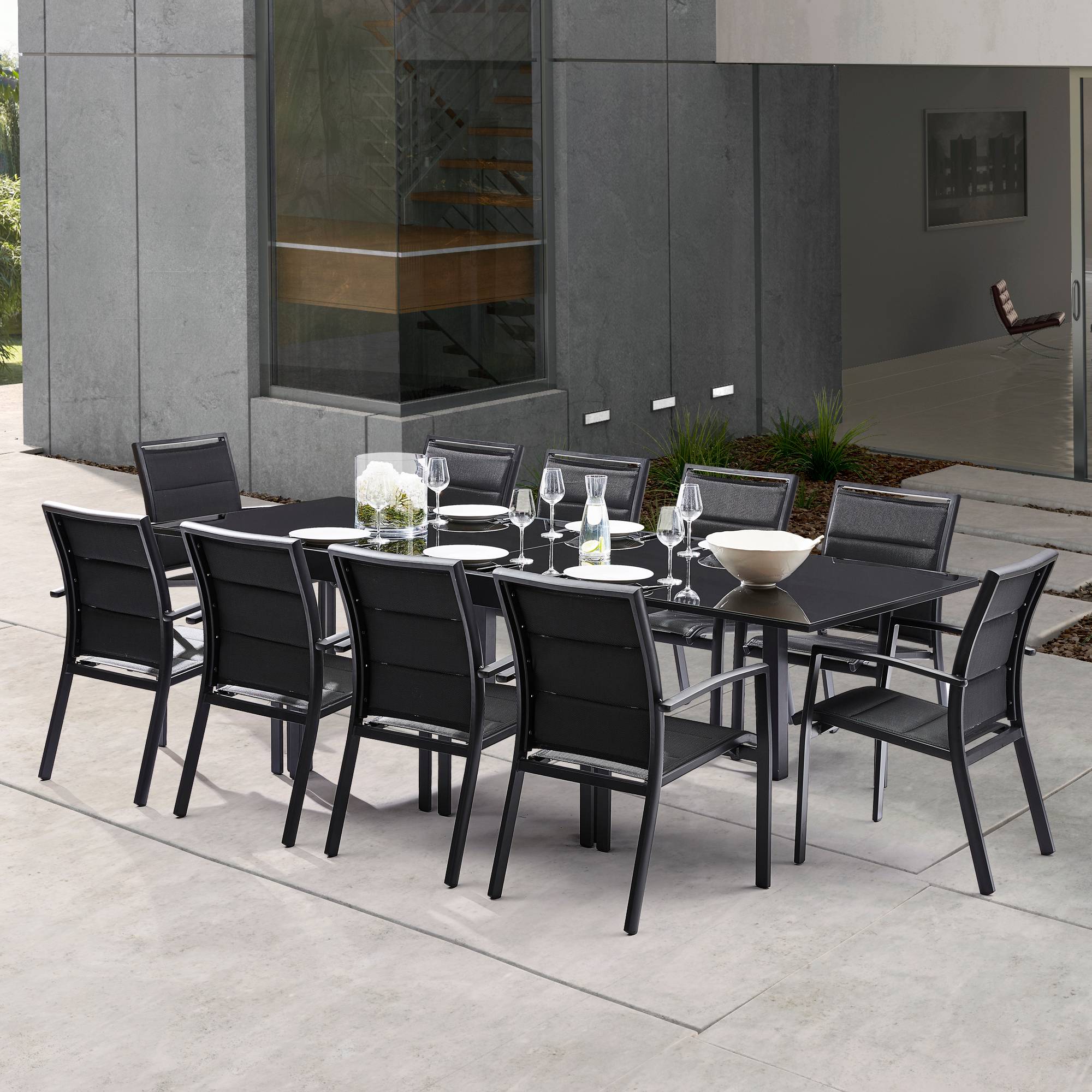 Wilsa Garden - Ensemble MODULO 6/10p en aluminium noir et verre noir et 6 fauteuils et 4 chaises pliantes en aluminium et textilène - Imagen 2