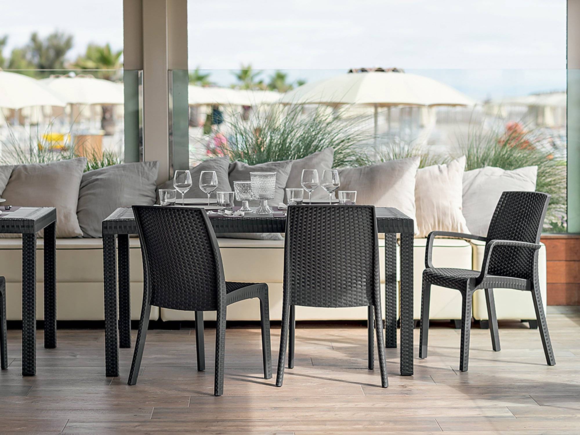 Dmora - Table d'extérieur Giove, Base pique-nique, Table de jardin, Table d'extérieur polyvalent, Made in Italy, 150x90 h74 cm, Anthracite - Imagen 5
