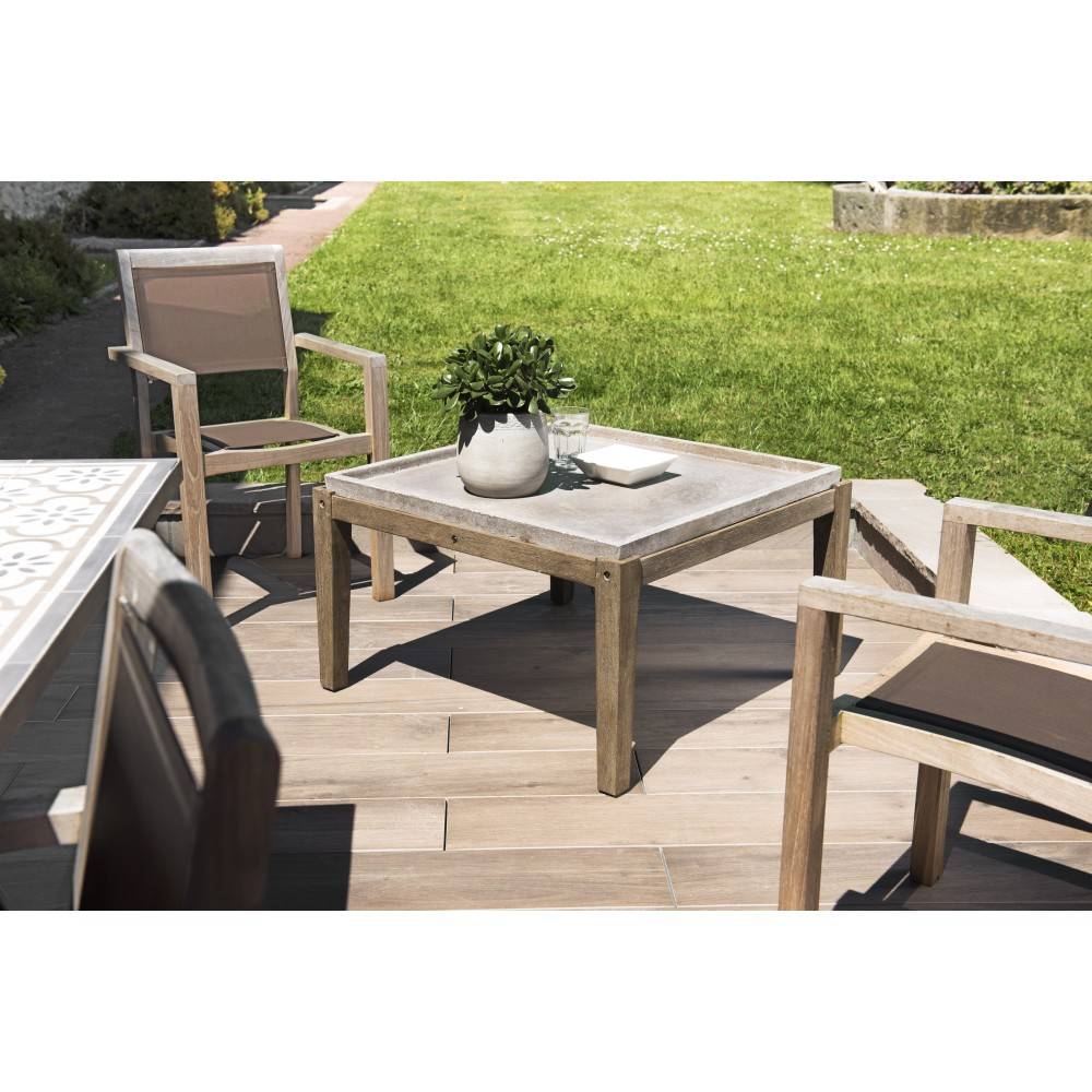 Macabane - HECTOR - Table basse de jardin béton 83x83 cm pieds en bois Acacia - Imagen 2