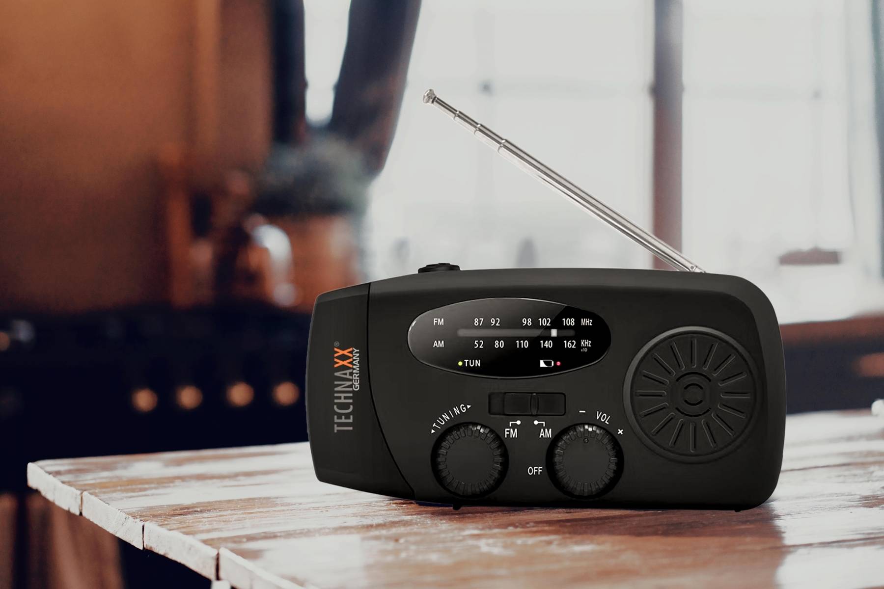 TECHNAXX - RADIO ET LAMPE SOLAIRE + MANIVELLE - Image 4