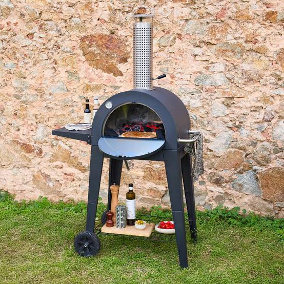 sweeek - Four à pizza d'extérieur au charbon de bois. coloris noir - Giulia . L70xP63xH122cm | sweeek - Image 1