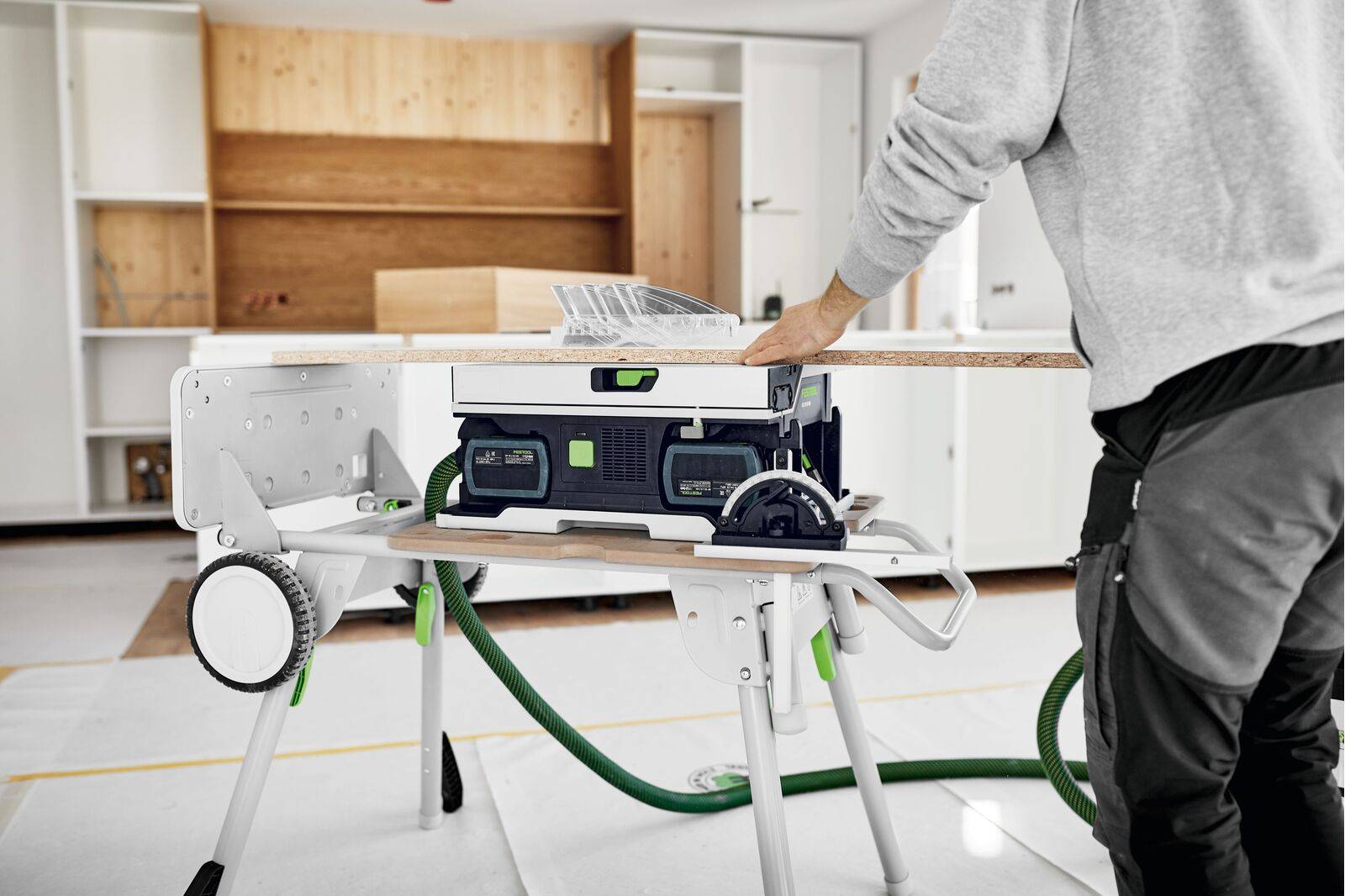 Scie circulaire sur table sans fil CSC SYS 50 EBI-SET - FESTOOL - Avec 2 batteries 18V 5Ah - chargeur double - chariot - systainer - accessoires - 577 - Image 7