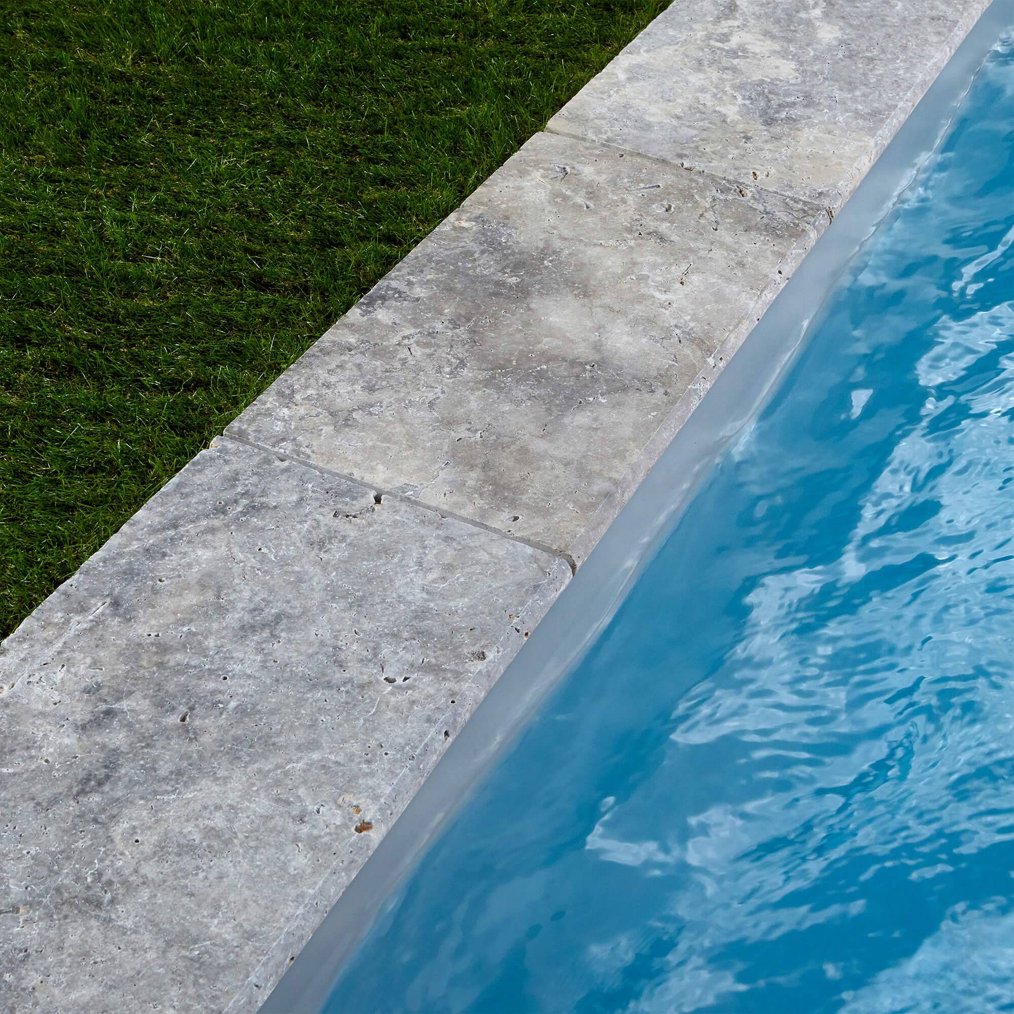 RO'MA Nature - KIT COMPLET - Margelles pour piscine 4x4m en Travertin Gris (avec colle, joint, hydrofuge ...)  - RO'MA NATURE - Image 2