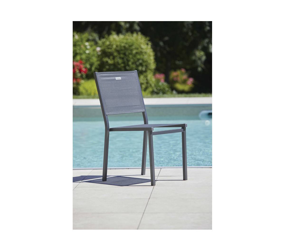 Ensemble table et chaises de jardin 8 places Chêne doré et Nuit TIMOREUR - Imagen 4