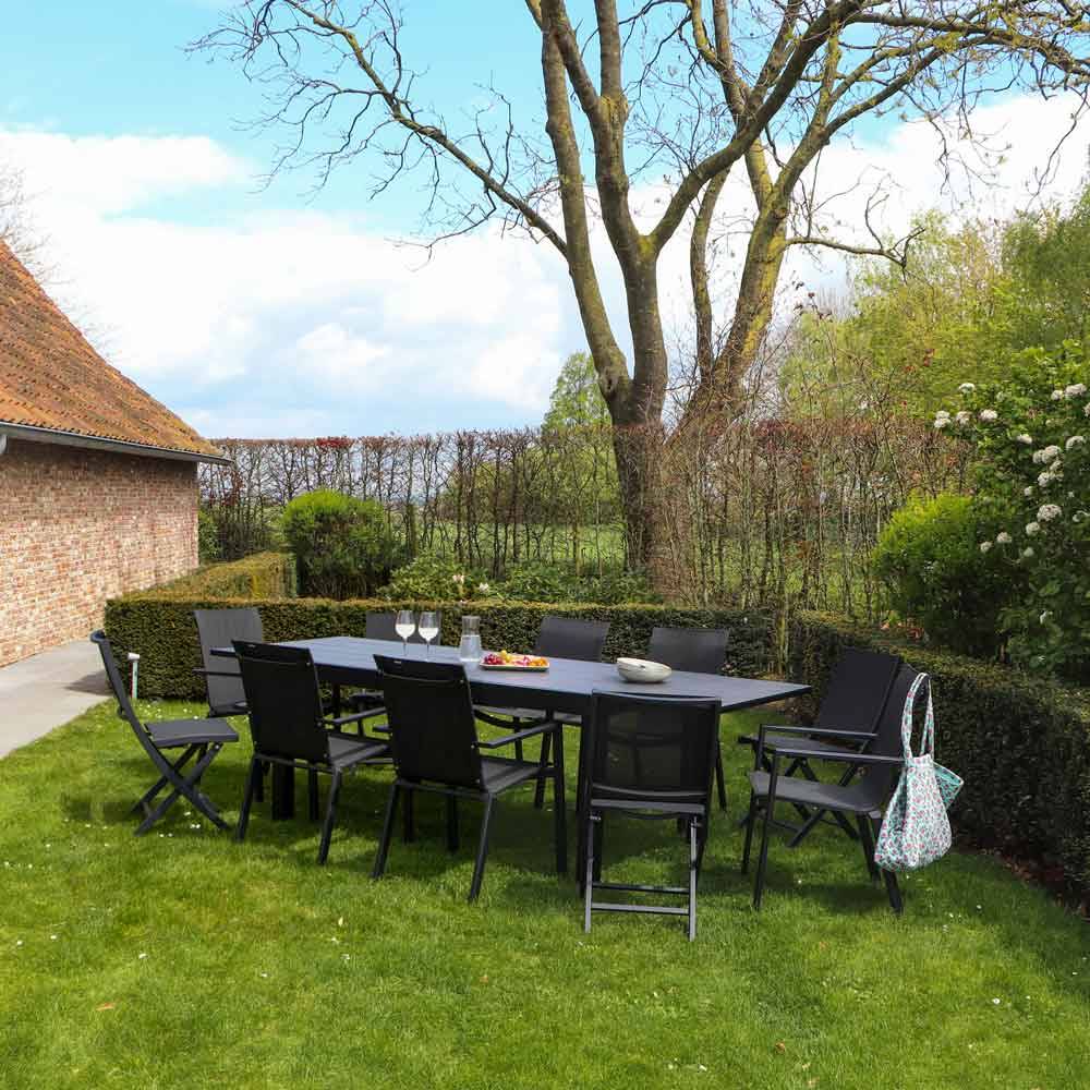 Wilsa Garden - Ensemble HPL 6/10p en aluminium noir et plateau en HPL gris avec 6 fauteuils et 4 chaises pliantes en aluminium et textilène - Imagen 2