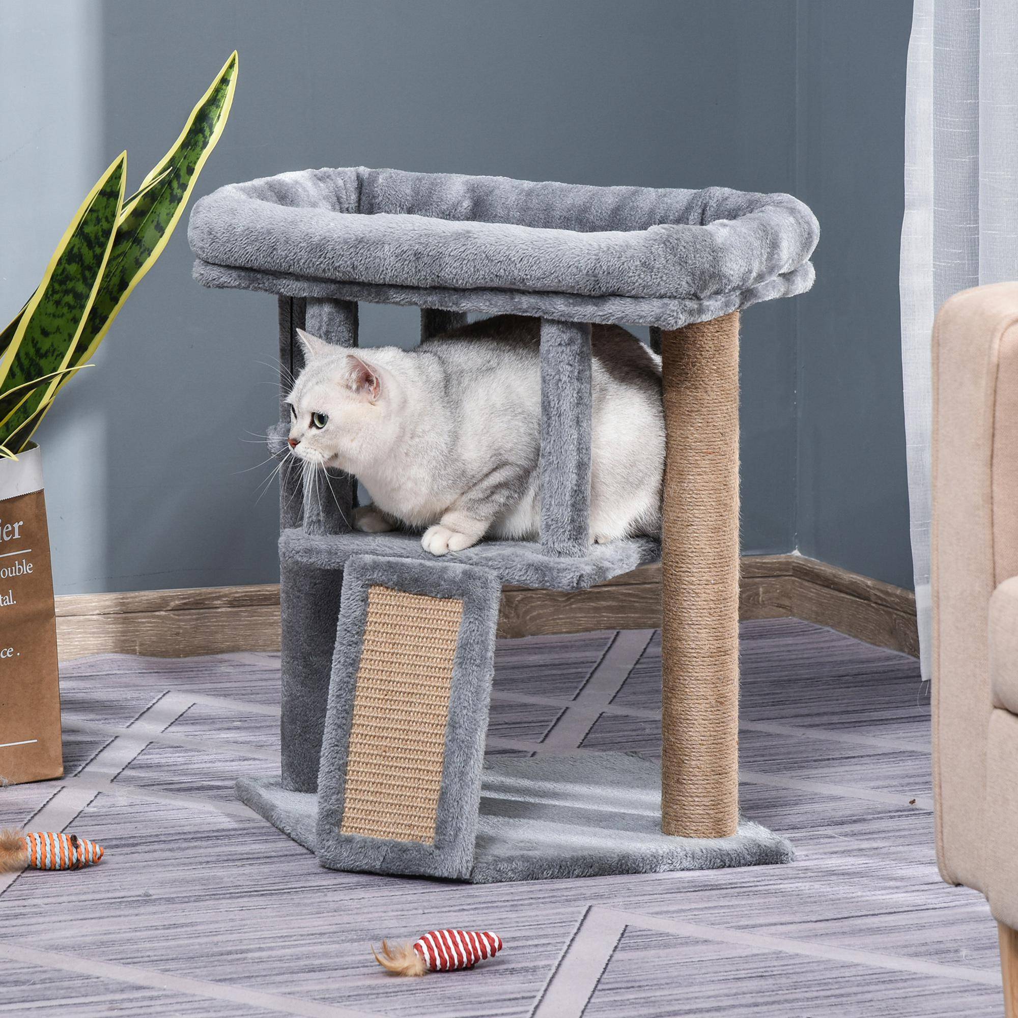 Arbre à chat PawHut 57 cm, tour avec grotte, balle, grande plateforme, griffoir, chats ≤5 kg, gris clair - Image 3