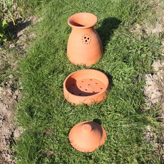Ollas Lutton - Le Pure Garden : Le Composteur Écologique et Pratique pour Votre Jardin - Image 3