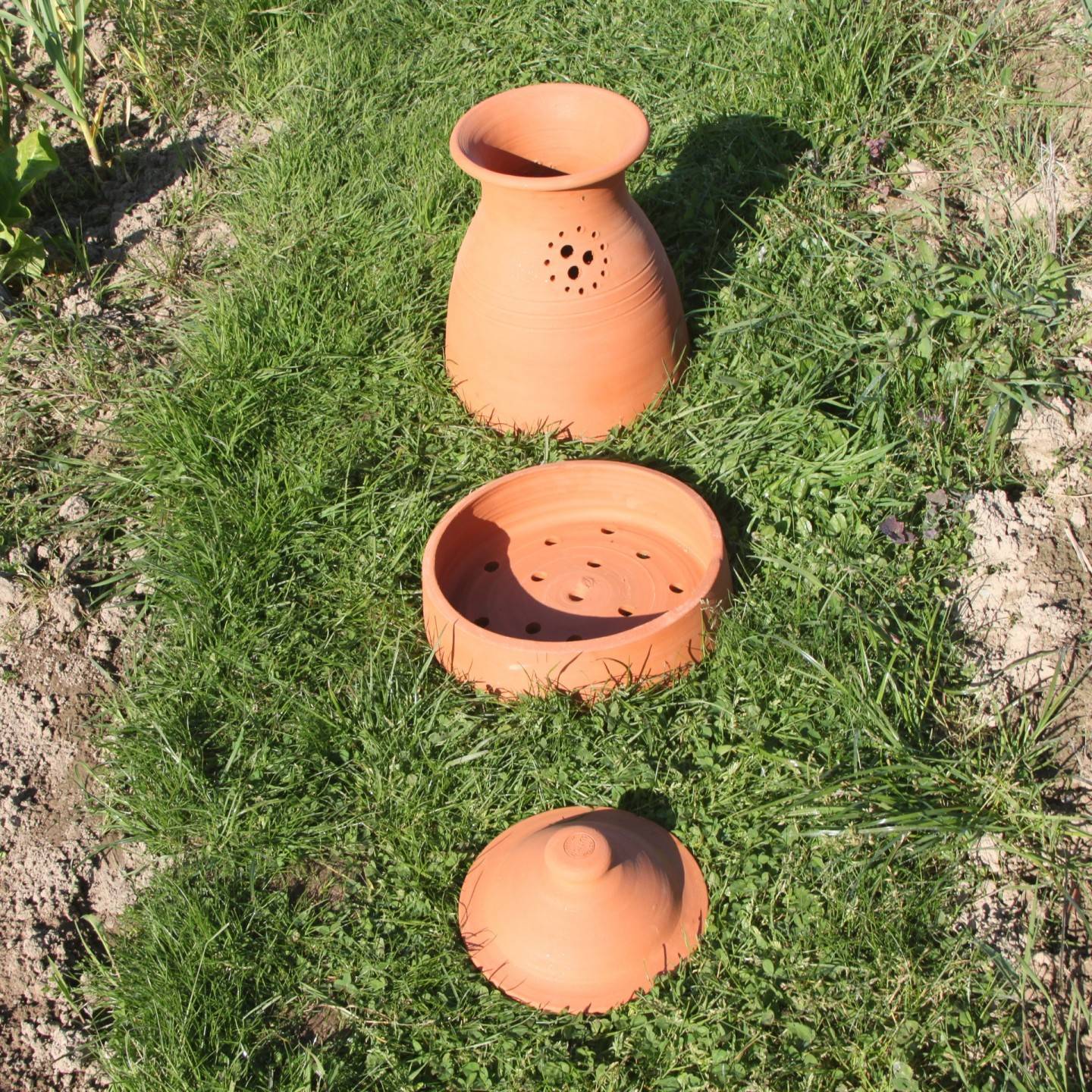 Ollas Lutton - Le Pure Garden : Le Composteur Écologique et Pratique pour Votre Jardin - Image 3