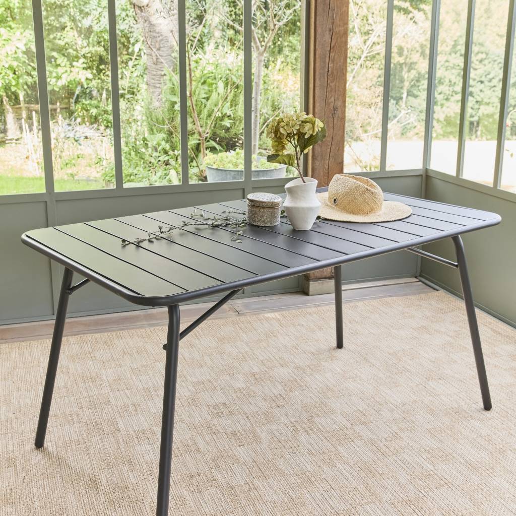 sweeek - Table de jardin pliante métal 6 places. anthracite. Amelia. 140x80cm. traitement antirouille. lattes et bords arrondis | sweeek - Image 1