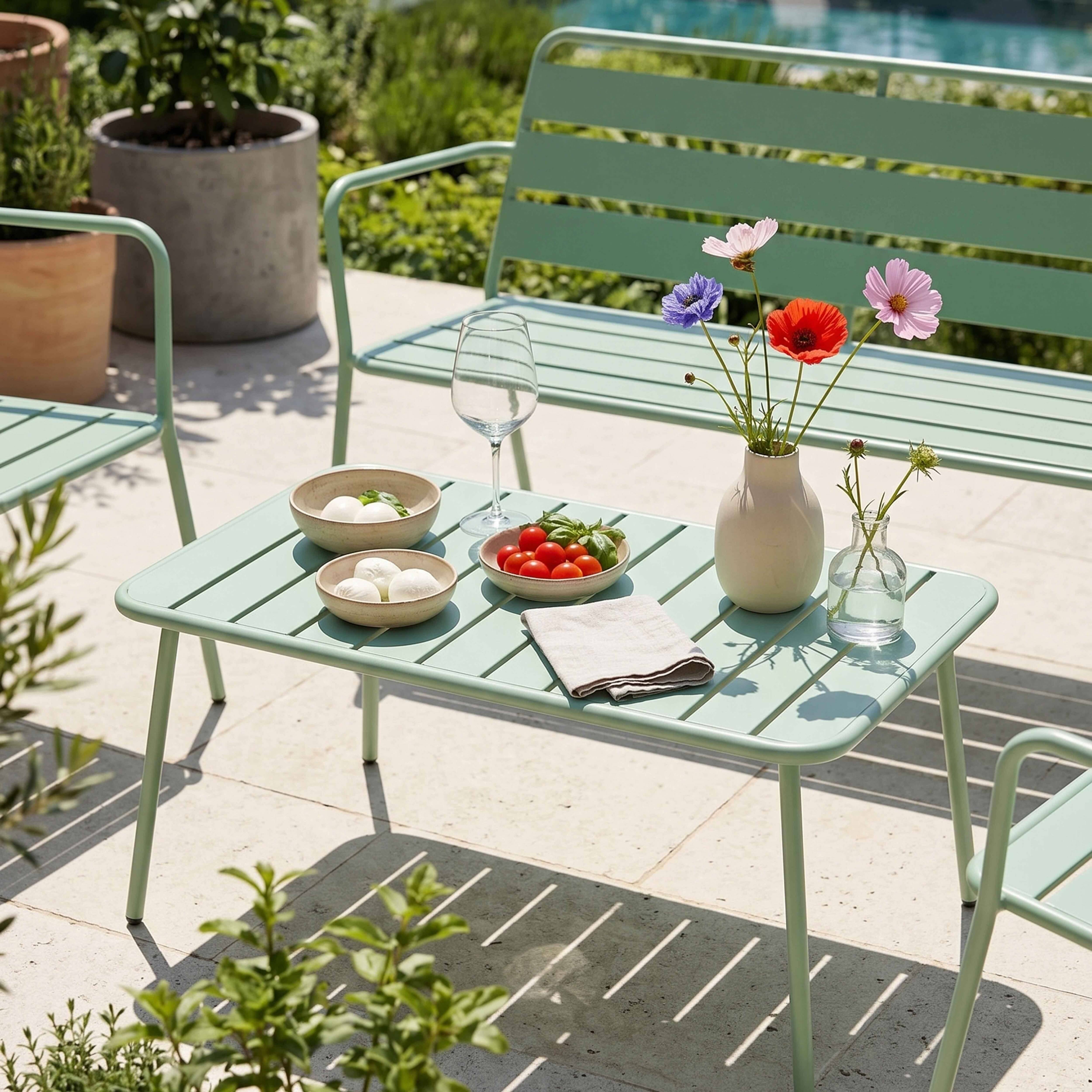 Oviala - Salon de  jardin 4 places et 1 table basse en acier vert sauge Palavas - Oviala - Imagen 3