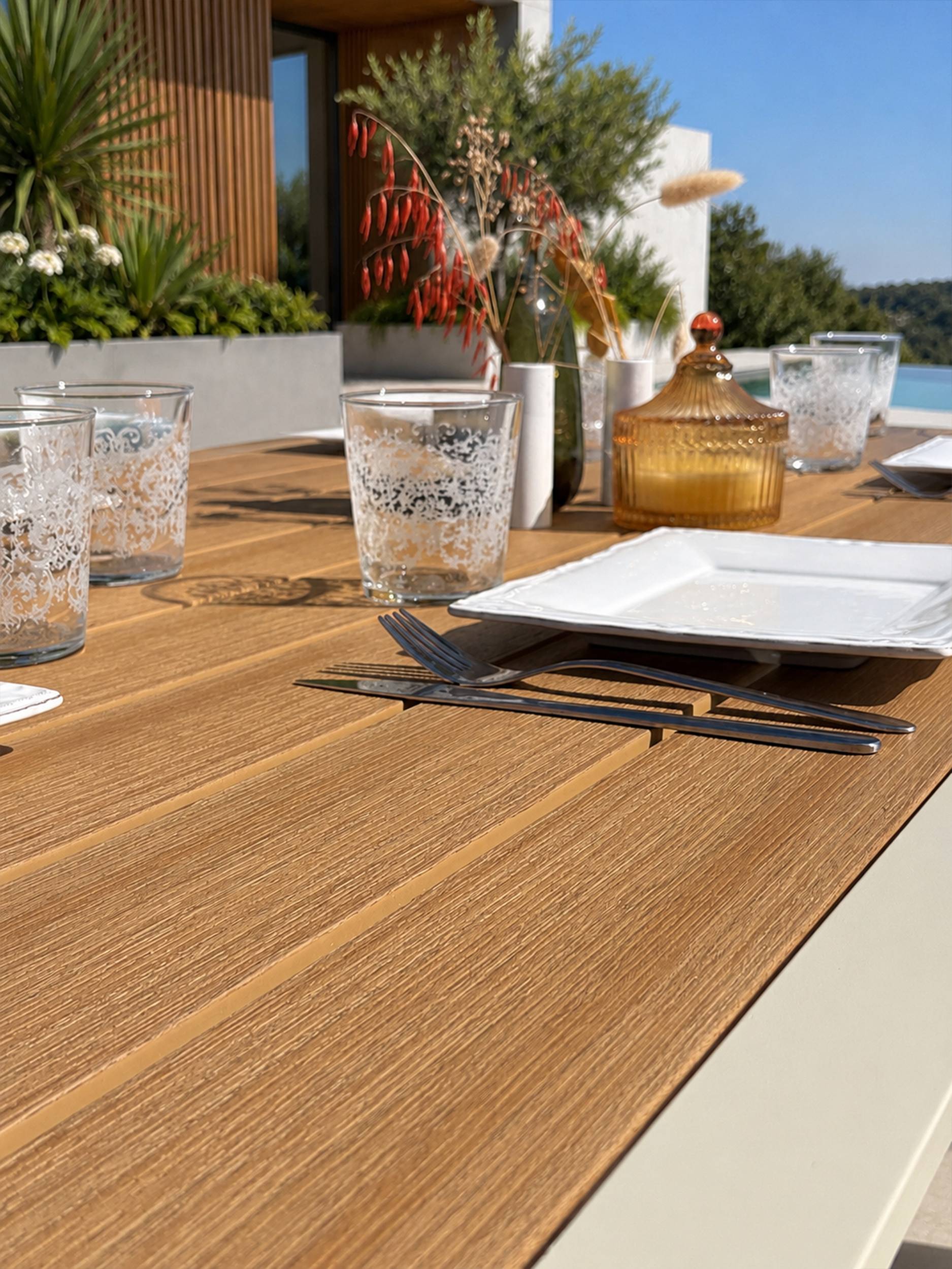 Dcb Garden - Table de jardin en alu plateau polywood  aspect bois - Grège - TONGA - Image 5