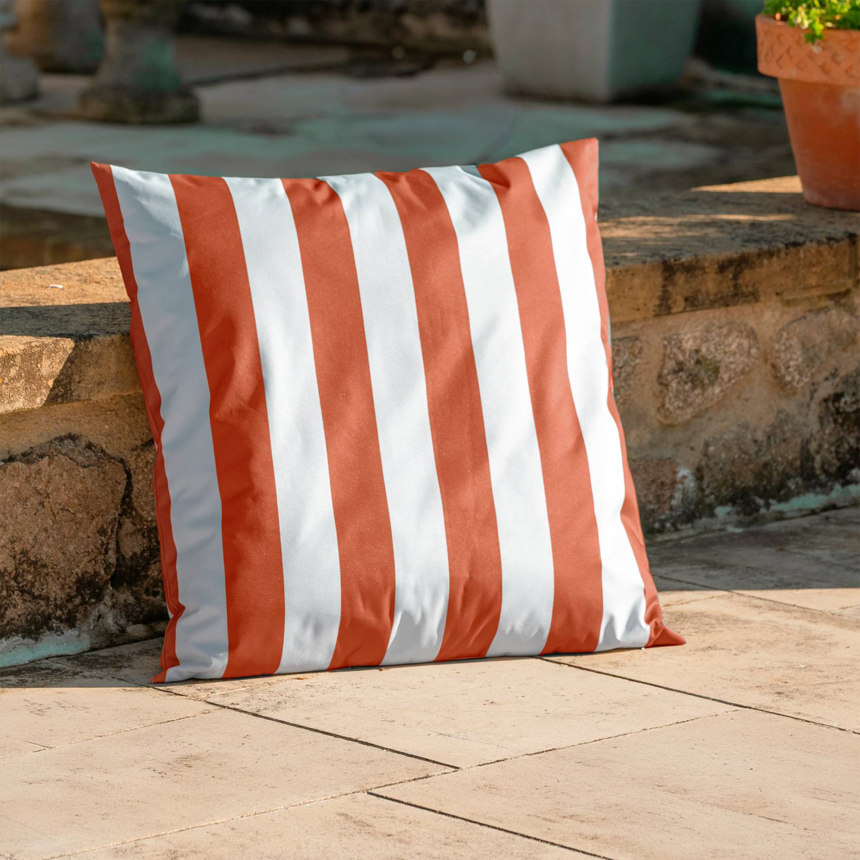 Home Maison - Coussin imperméable déhoussable à rayures ARCACHON - HOME MAISON - Polyester - Terracotta - Image 3