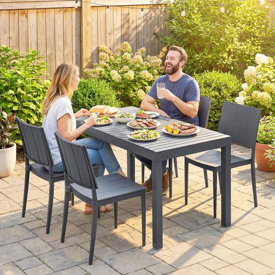 ComfortXL - Salon de jardin 5 pièces métal gris foncé table 141,5 cm 4 chaises empilables terrasse balcon gain de place - Image 9
