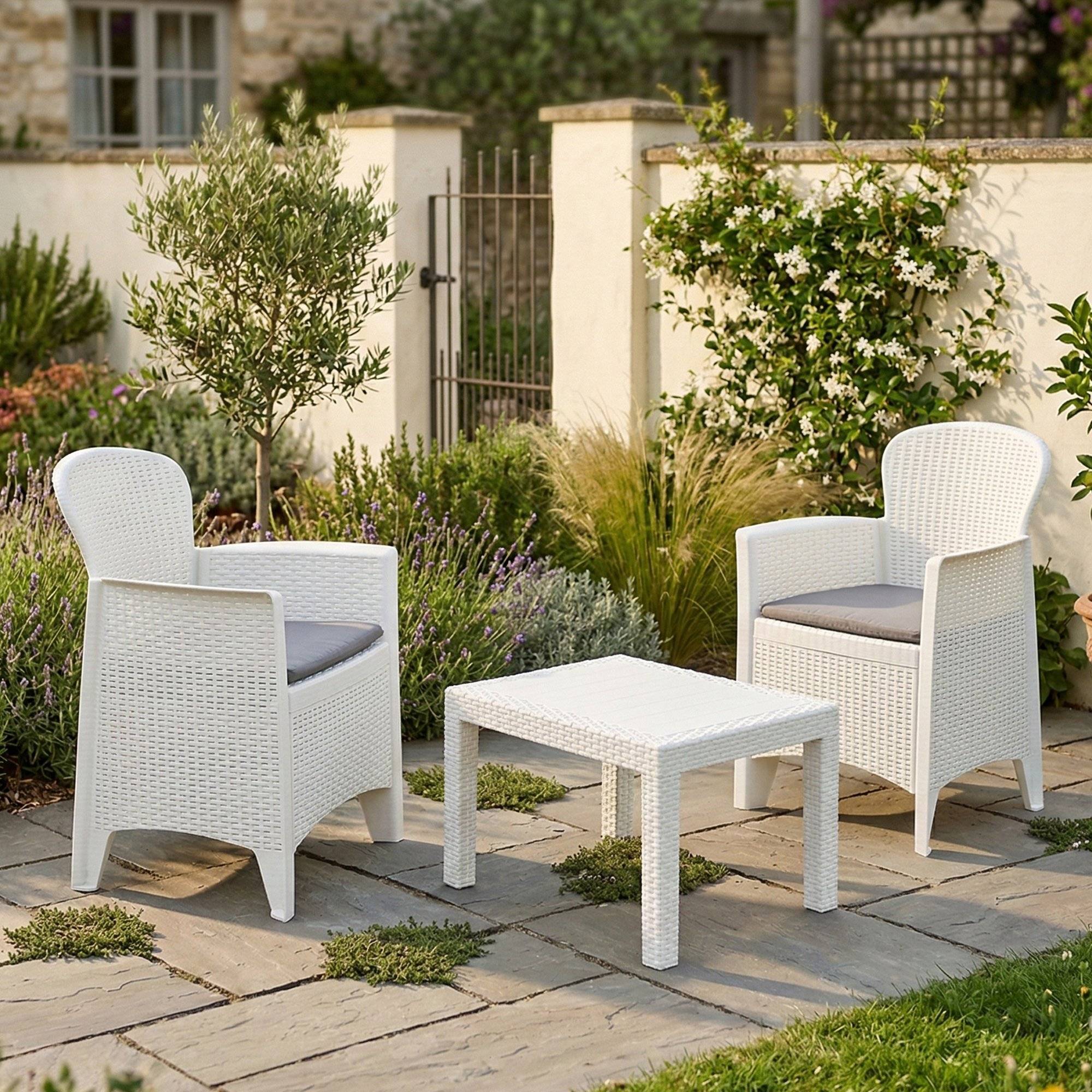 Dmora - Ensemble de salon d'extérieur Foggia, Composition de jardin avec 2 fauteuils et 1 table basse, Salon effet rotin avec coussins, Blanc - Dmora - Imagen 2