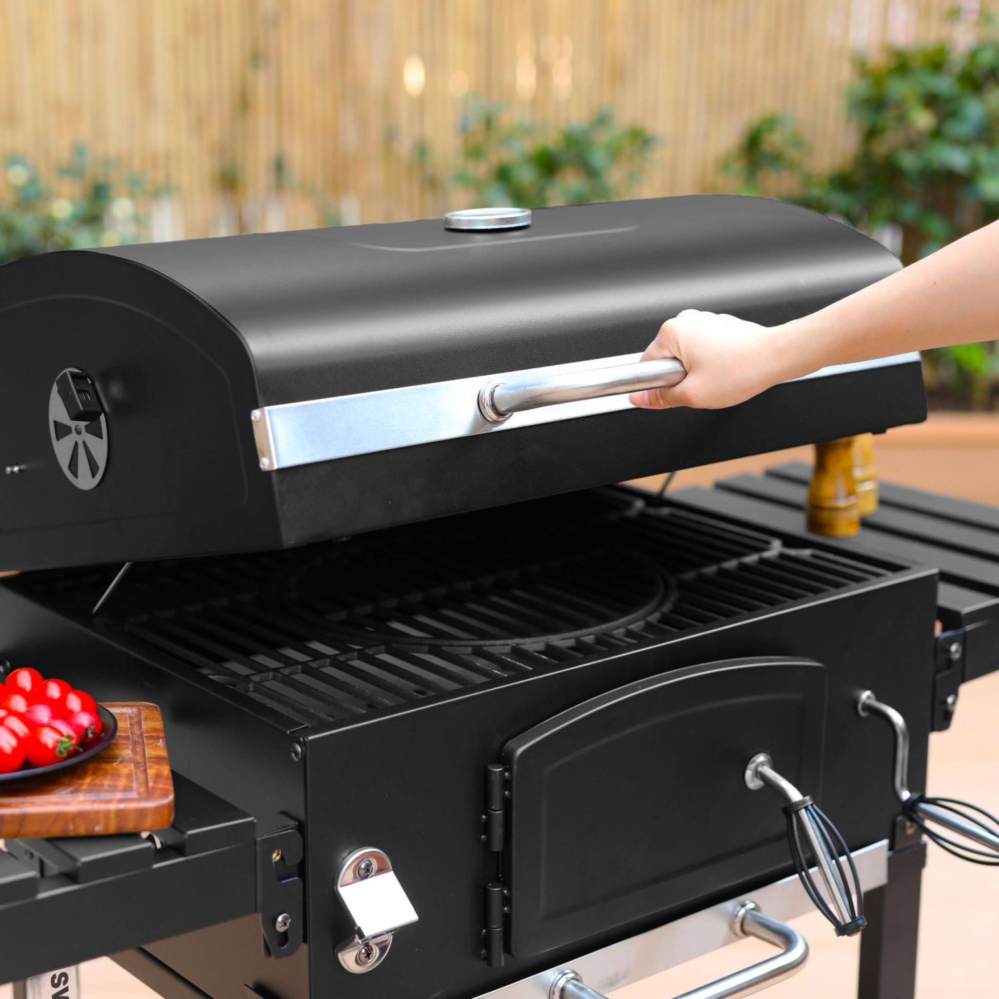 sweeek - Barbecue fumoir charbon avec récupérateur cendres et tablettes pliables – Sweeek - Image 5