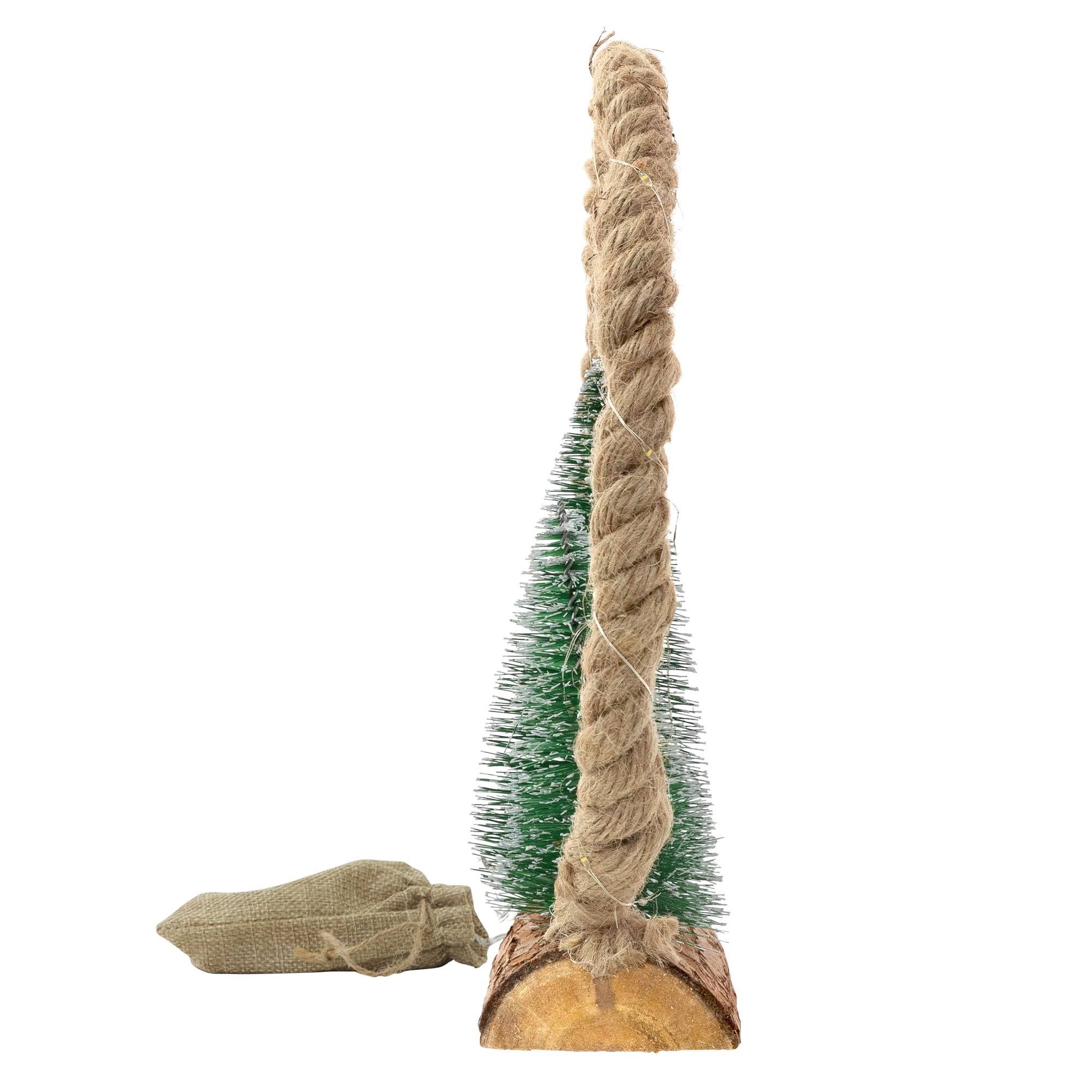 Ecd-Germany - Décoration lumineuse couronne en jute corde 34x30x7,5 cm 30 LEDs lumière blanche chaude à piles minuterie avec sapins et sac déco d'intérieur Noël - Image 3