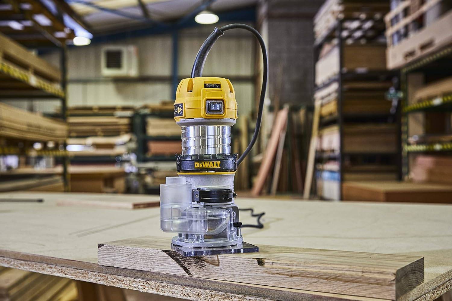 Affleureuse de paume compacte 900 W 6-8 mm - DEWALT - D26200-QS - Image 3