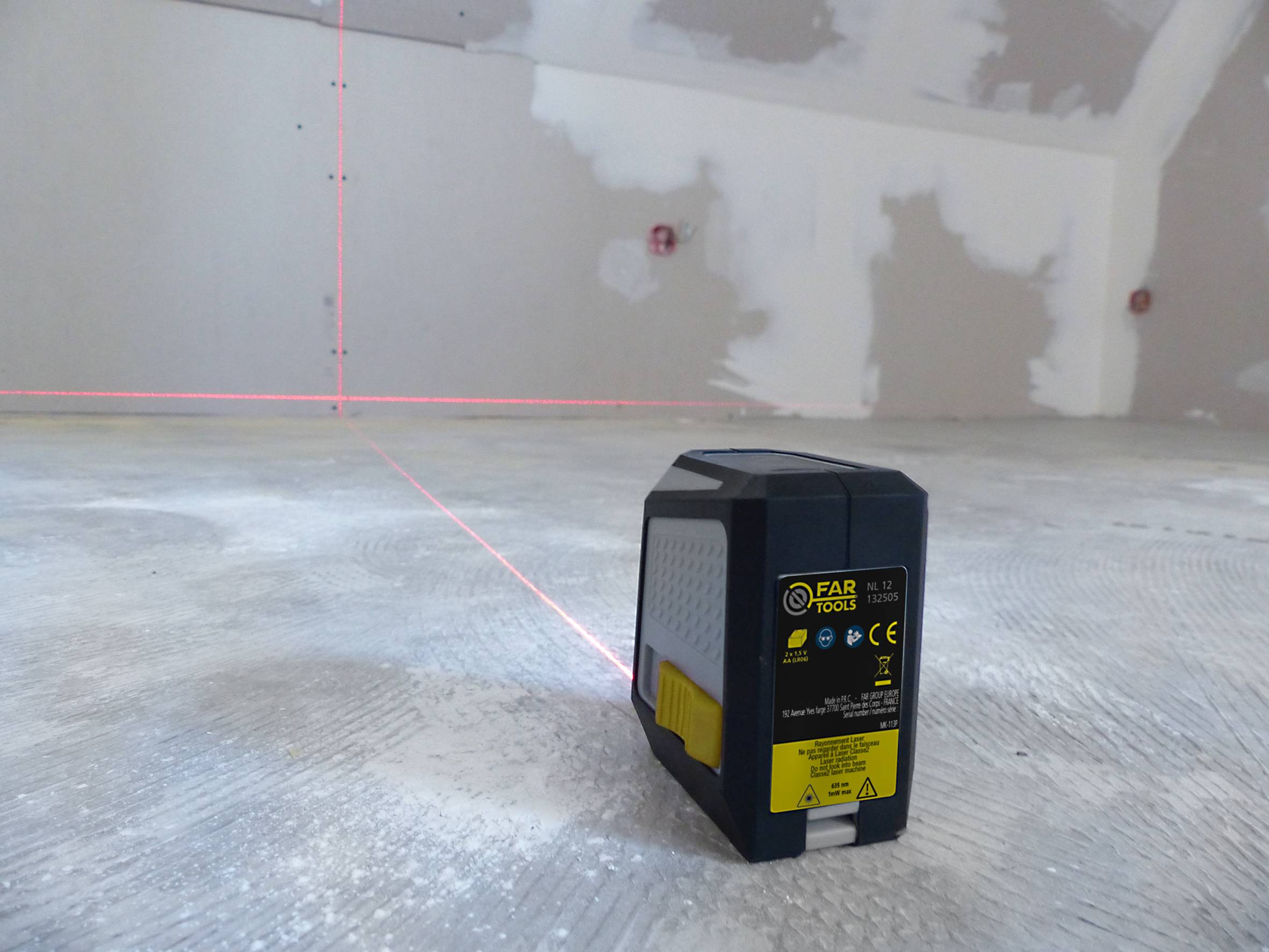 Niveau laser en croix, rouge, portée de 12m FARTOOLS - Image 2