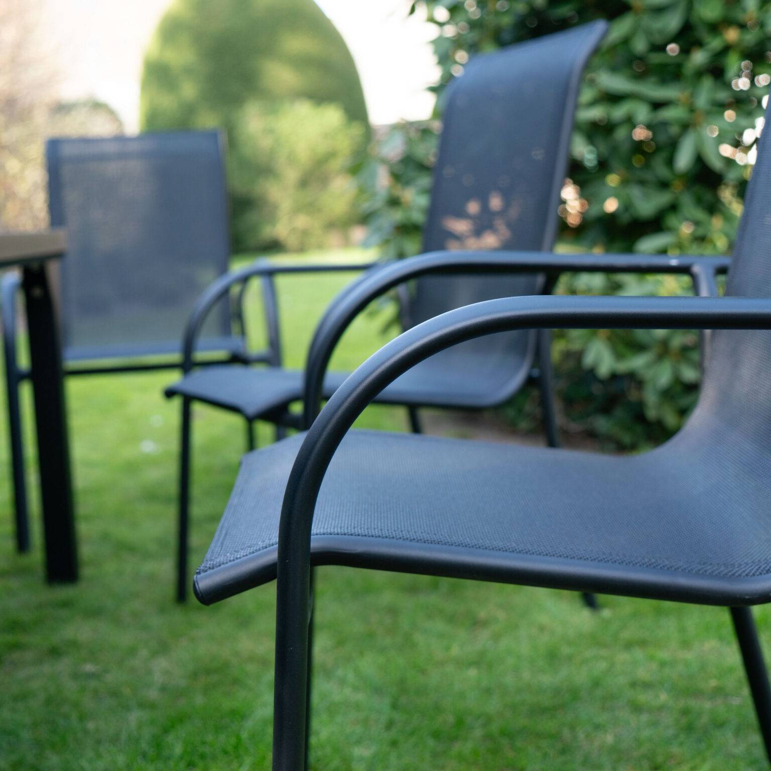 Wilsa Garden - Ensemble de jardin en aluminium et verre 8 P BLACK EDITION avec 8 fauteuils - Imagen 5