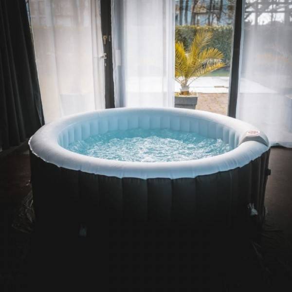 SUNSPA - Spa gonflable SUNSPA - AS04 - 185 x 65 cm - 4 places - Rond (Livé avec filtre, cadenas, tapis de sol et couverture) - Image 2