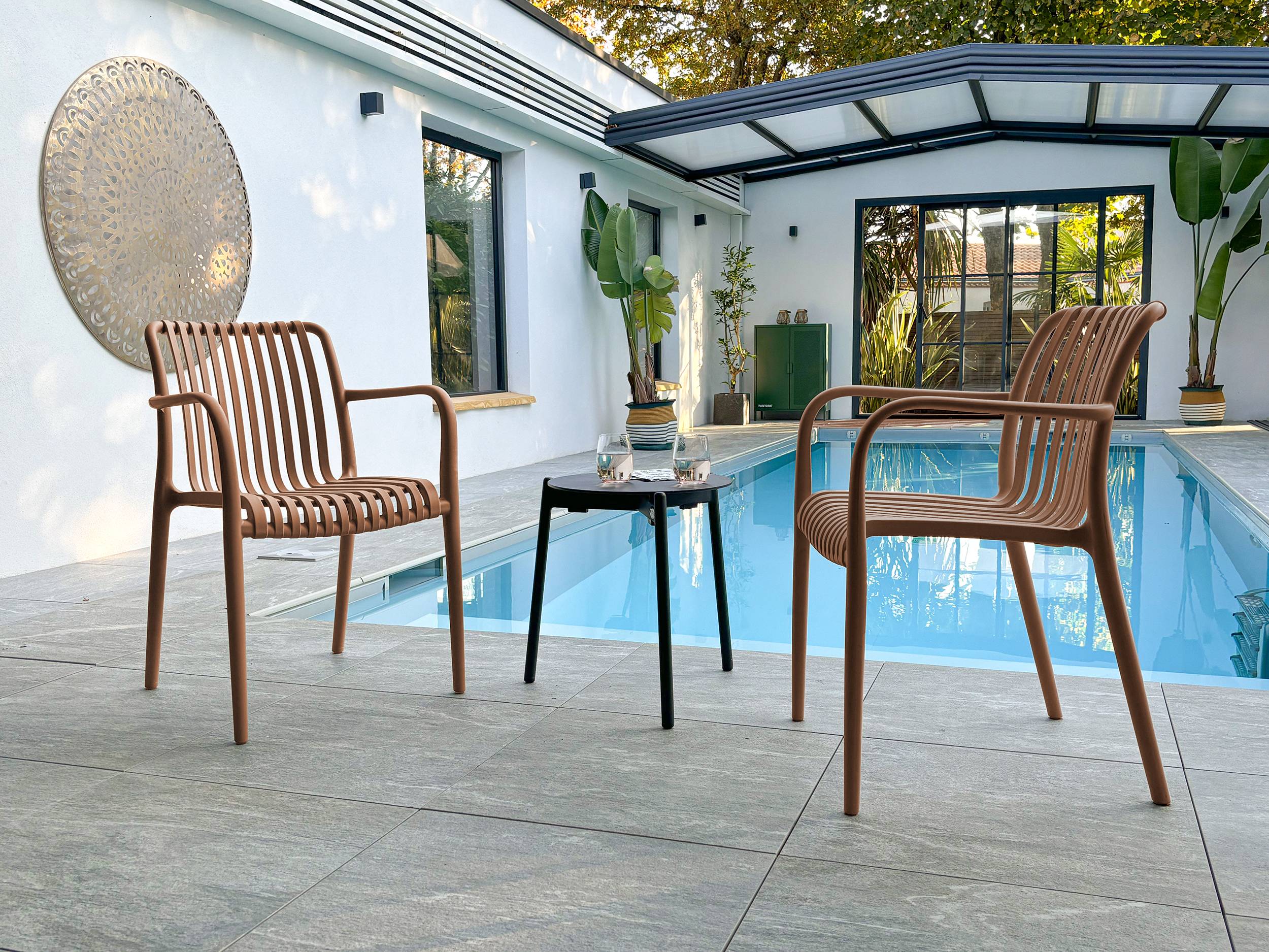 Lot de 2 fauteuils de jardin empilables en Polypropylène - Terracotta - TIAGO - Image 1