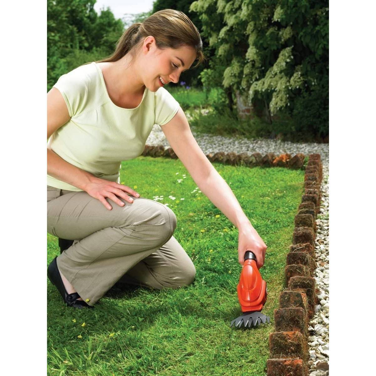 Black & Decker - Taille herbe Cisaillle sans fil 3.6V Batterie Lithium 1.1 Ah Black + Decker GSL 200 - Image 2