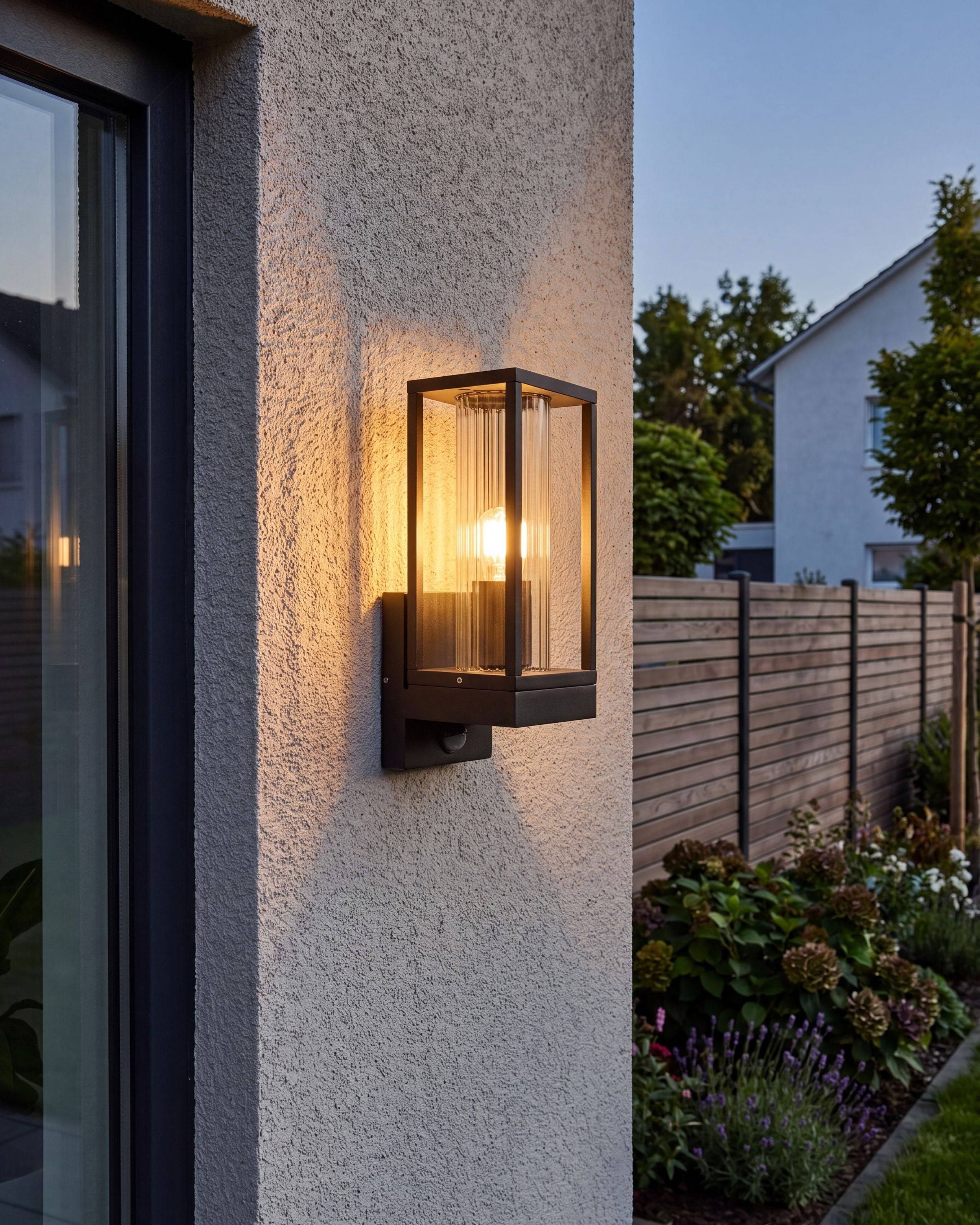 Beliani - Lampe murale pour l'extérieur Aluminium Noir EBRIE - Beliani