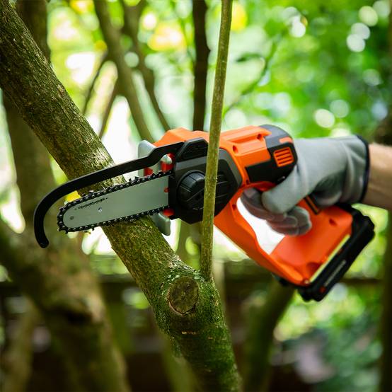 Mini tronçonneuse sans fil 20V avec guide chaine 13cm Yard Force LS C13 - Image 6