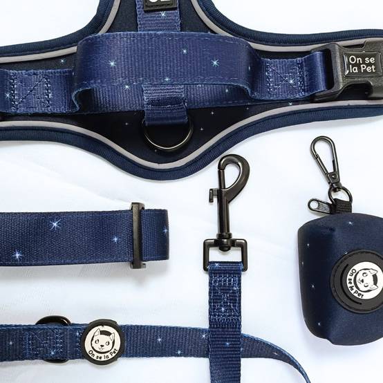 Distributeur de sacs à crottes (rouleau inclus) - Bleu Nuit – On se la Pet - Image 6